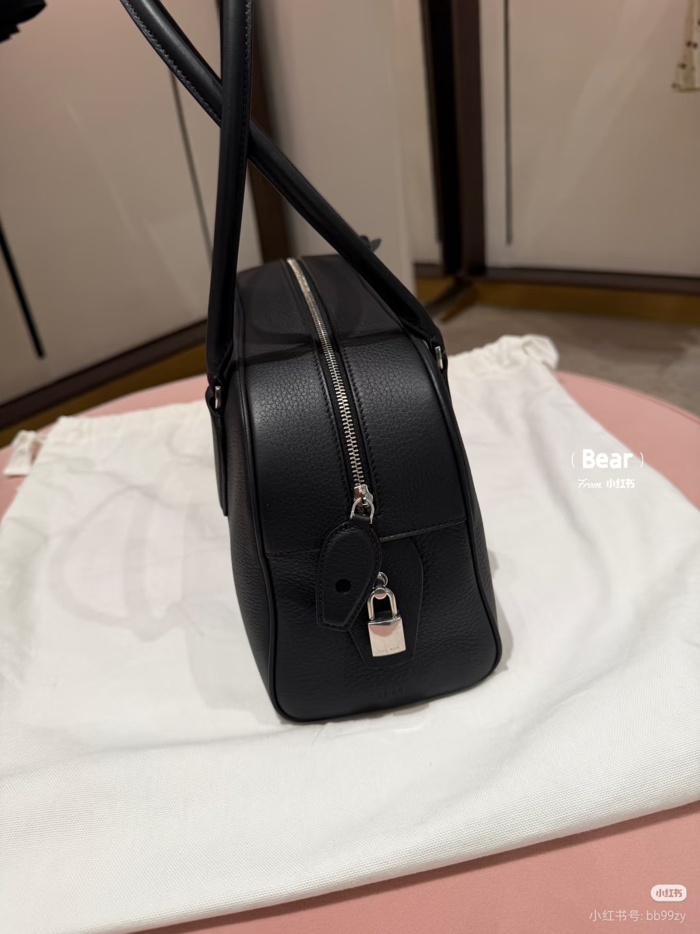 the ro w india长柄小众狠货质感控必看!秋冬大衣最佳CP这只咖色长柄真的太绝了质感温润低调，