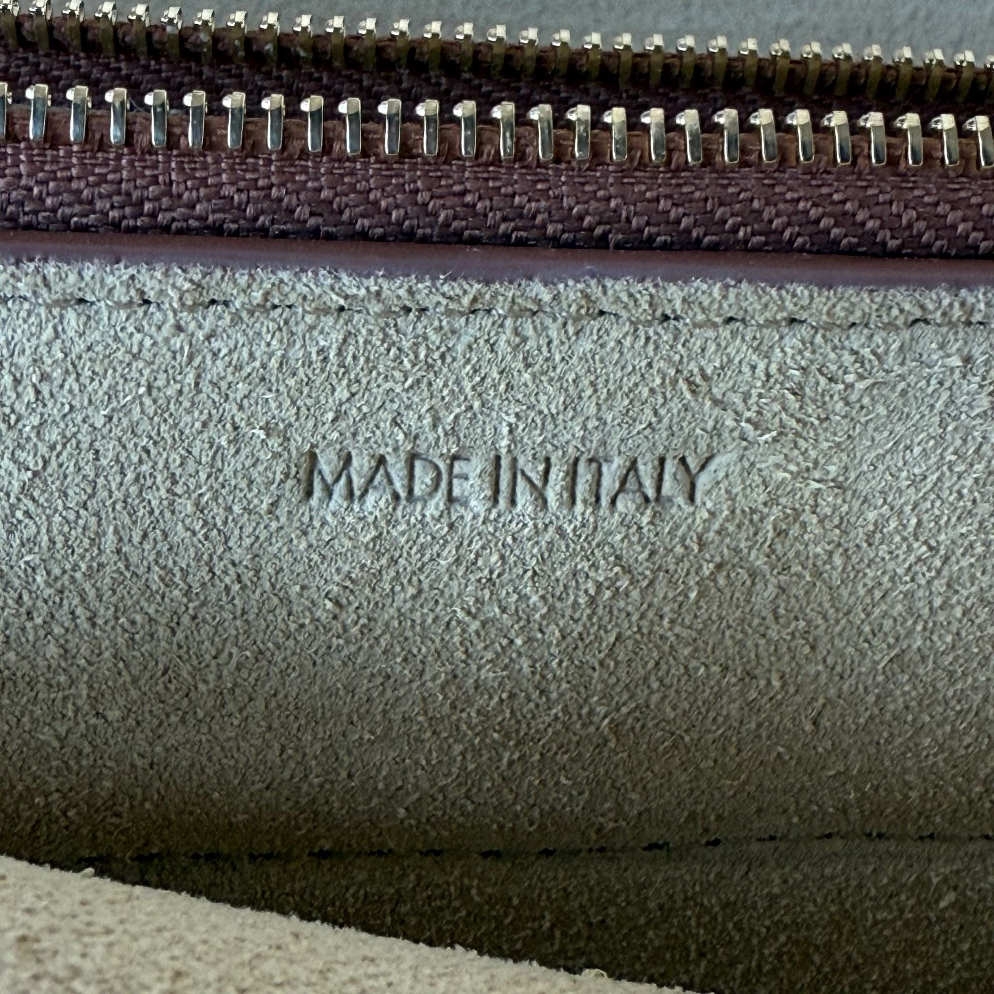 TRIO FLAP手袋迷你手袋，本款型可装下PLUS等较大的智能手机机型 22X14X4厘米)羊皮革牛剖