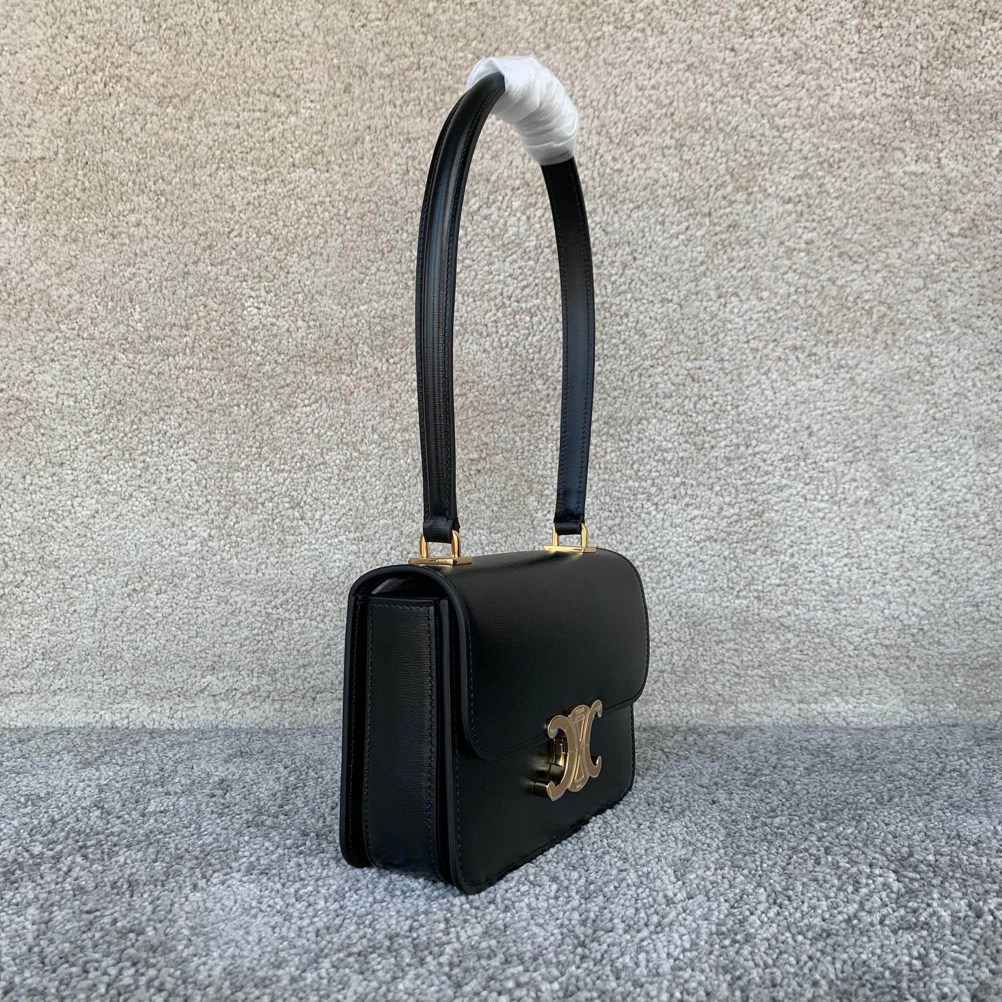 TEEN GARANCE牛皮革手袋18.5 X 13X6厘米 牛皮革羊皮革衬里肩背和手提TRIOMPHE