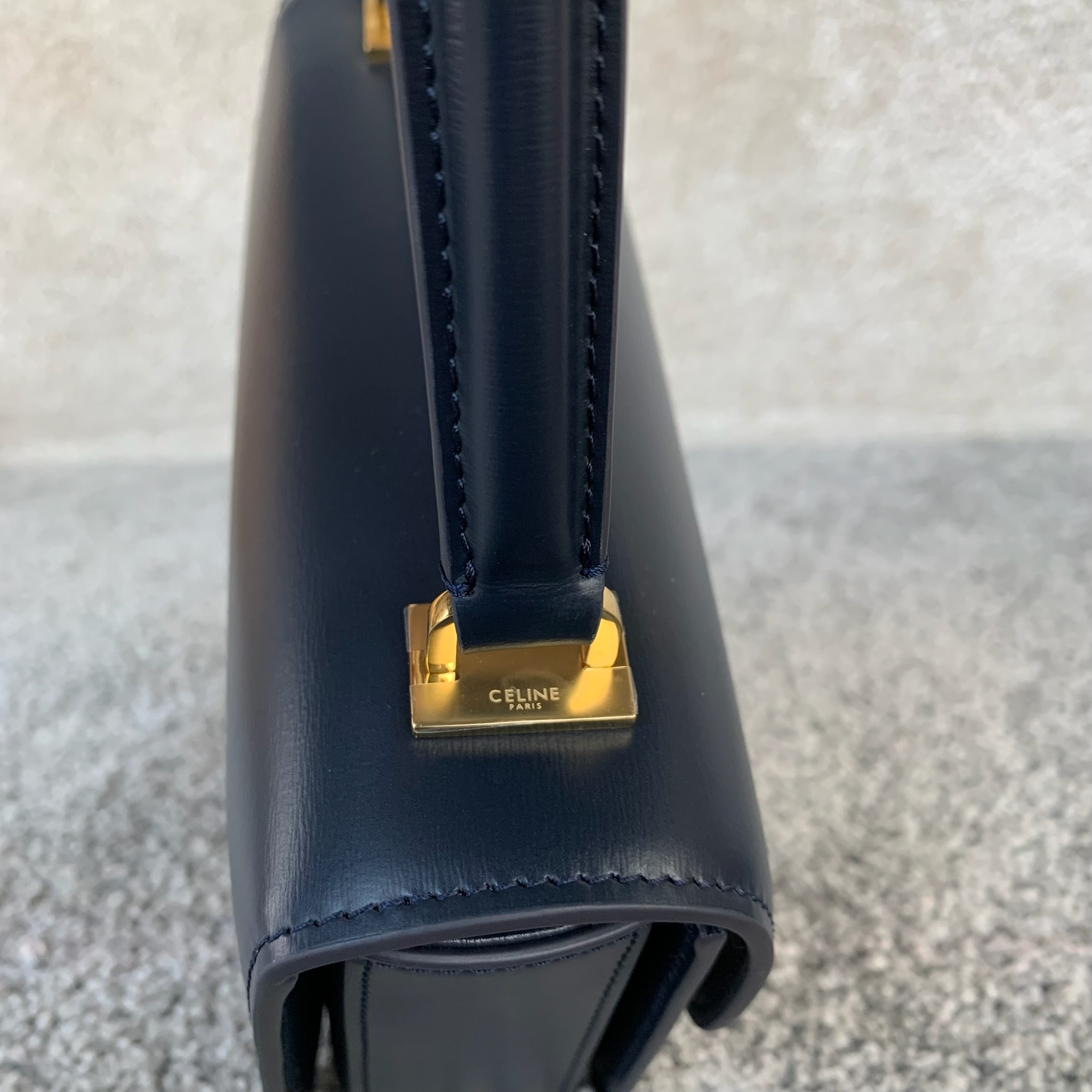 TEEN GARANCE牛皮革手袋18.5 X 13X6厘米 牛皮革羊皮革衬里肩背和手提TRIOMPHE