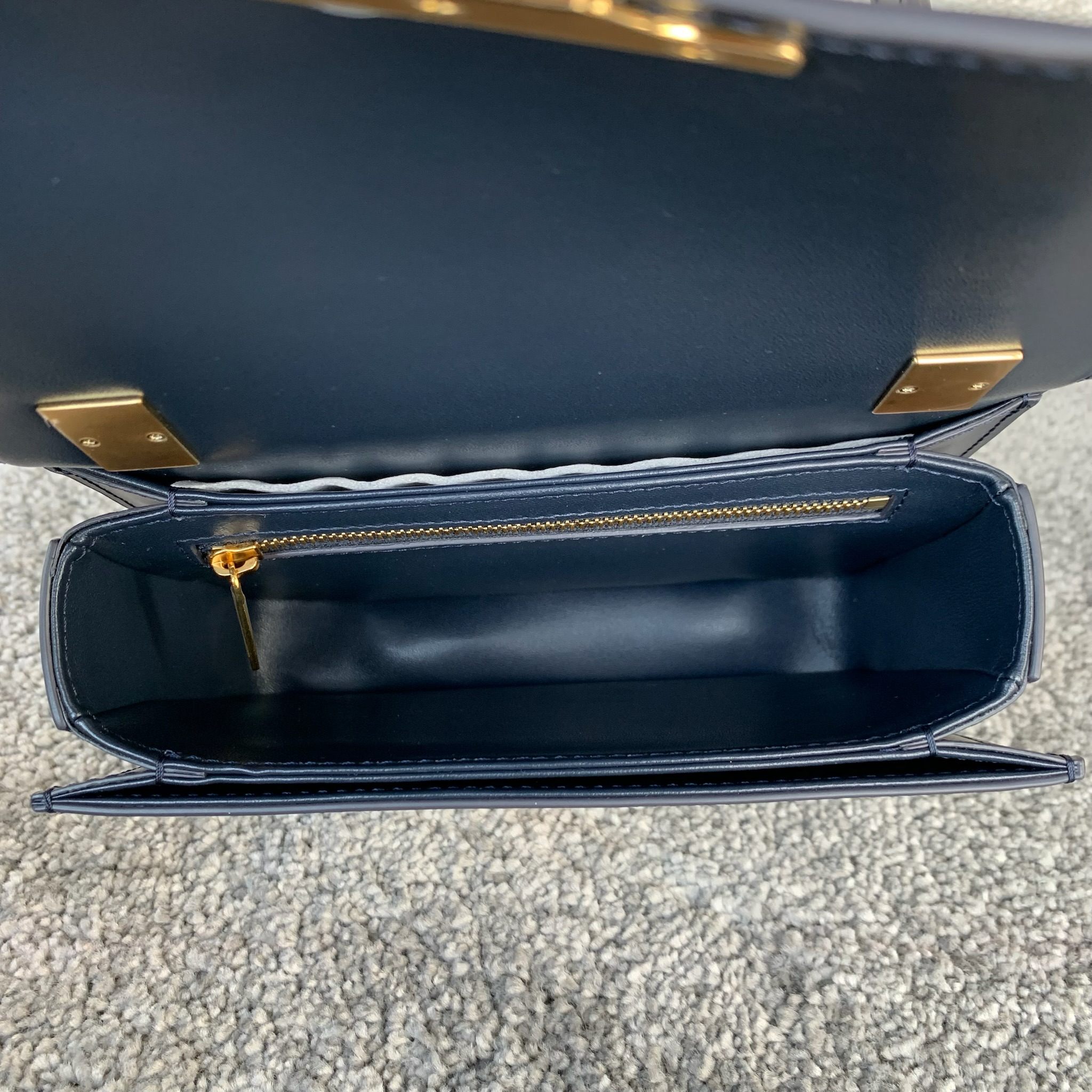 TEEN GARANCE牛皮革手袋18.5 X 13X6厘米 牛皮革羊皮革衬里肩背和手提TRIOMPHE