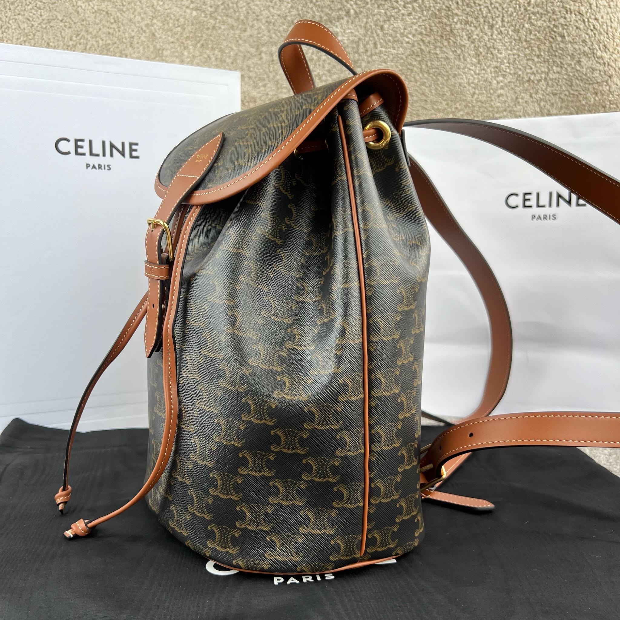 FOLCO标志印花牛皮革中号背包，TRIOMPHE CANVAS标志印花，牛皮革包边织物面料衬里金色饰面