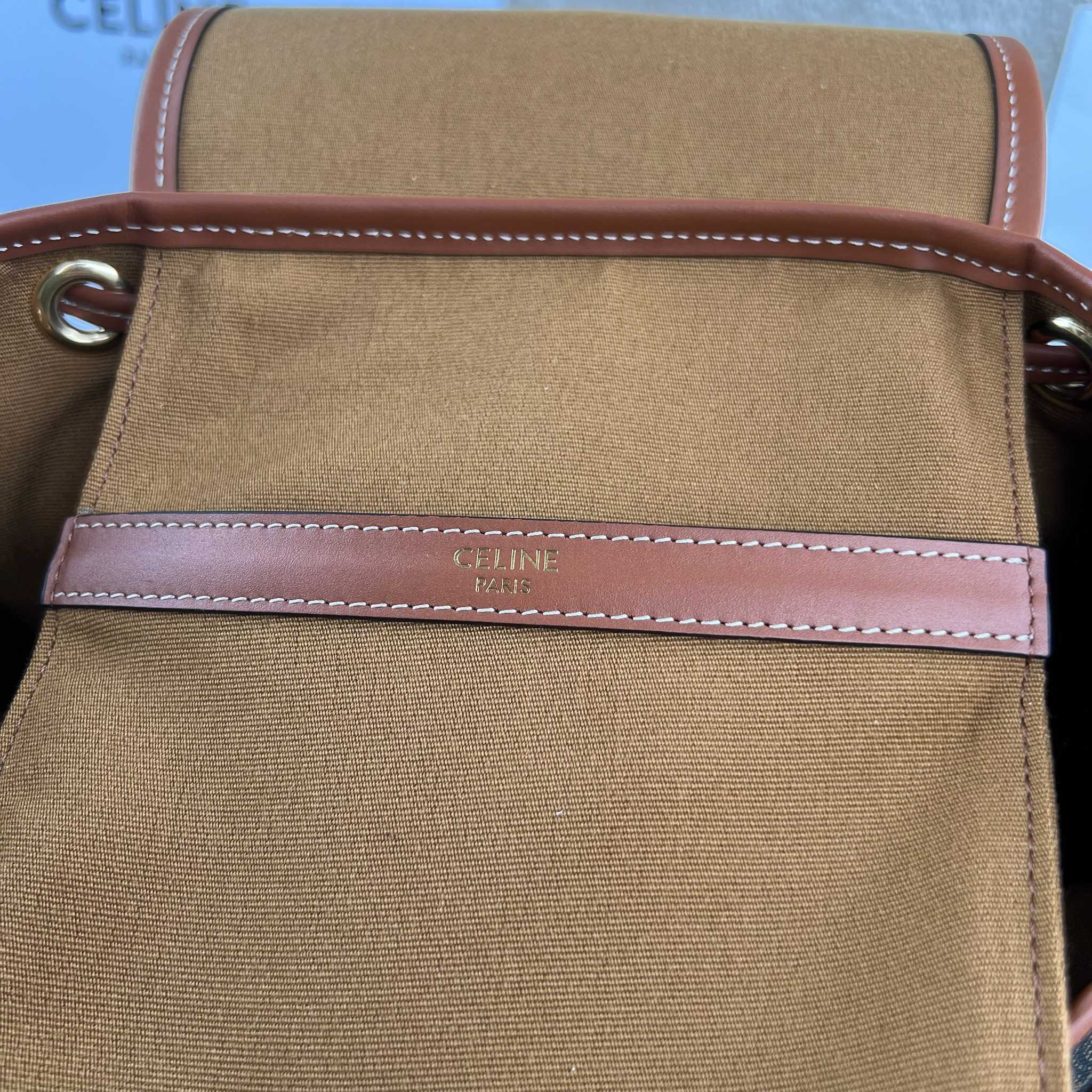 FOLCO标志印花牛皮革中号背包，TRIOMPHE CANVAS标志印花，牛皮革包边织物面料衬里金色饰面