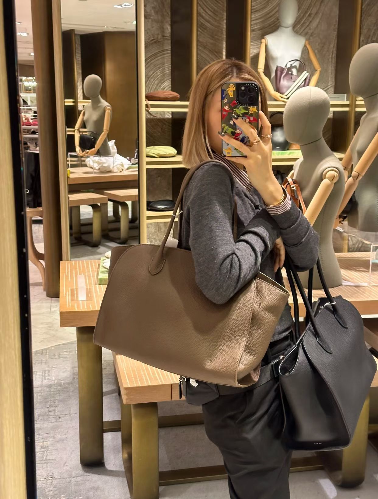 THE ROW Marlo 14MASONI进口原厂皮，圆管状的手柄设计，手拎更加贴合舒适，充足容量，日