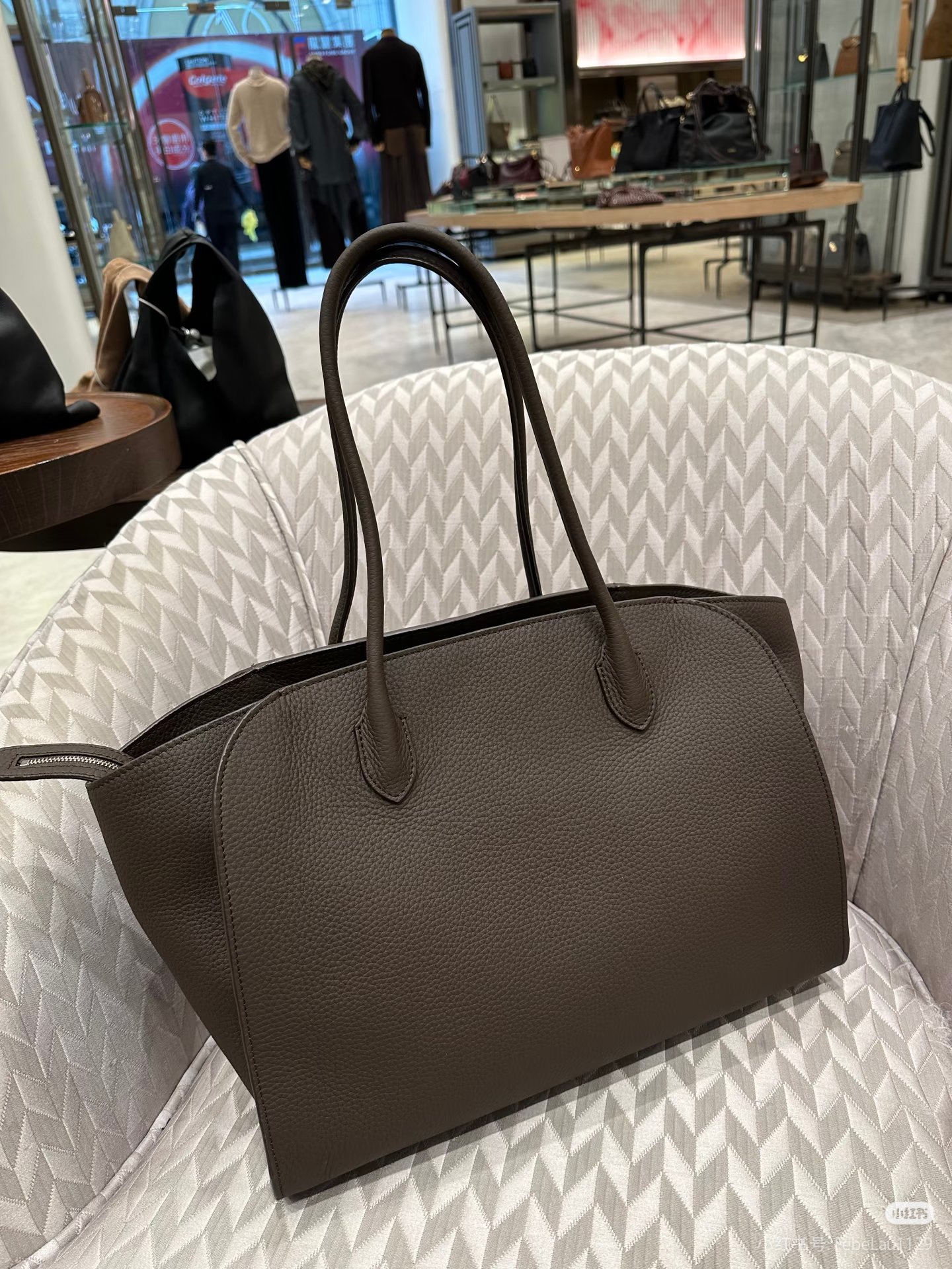 THE ROW Marlo 14🔥MASONI进口原厂皮，圆管状的手柄设计，手拎更加贴合舒适，充足容量，