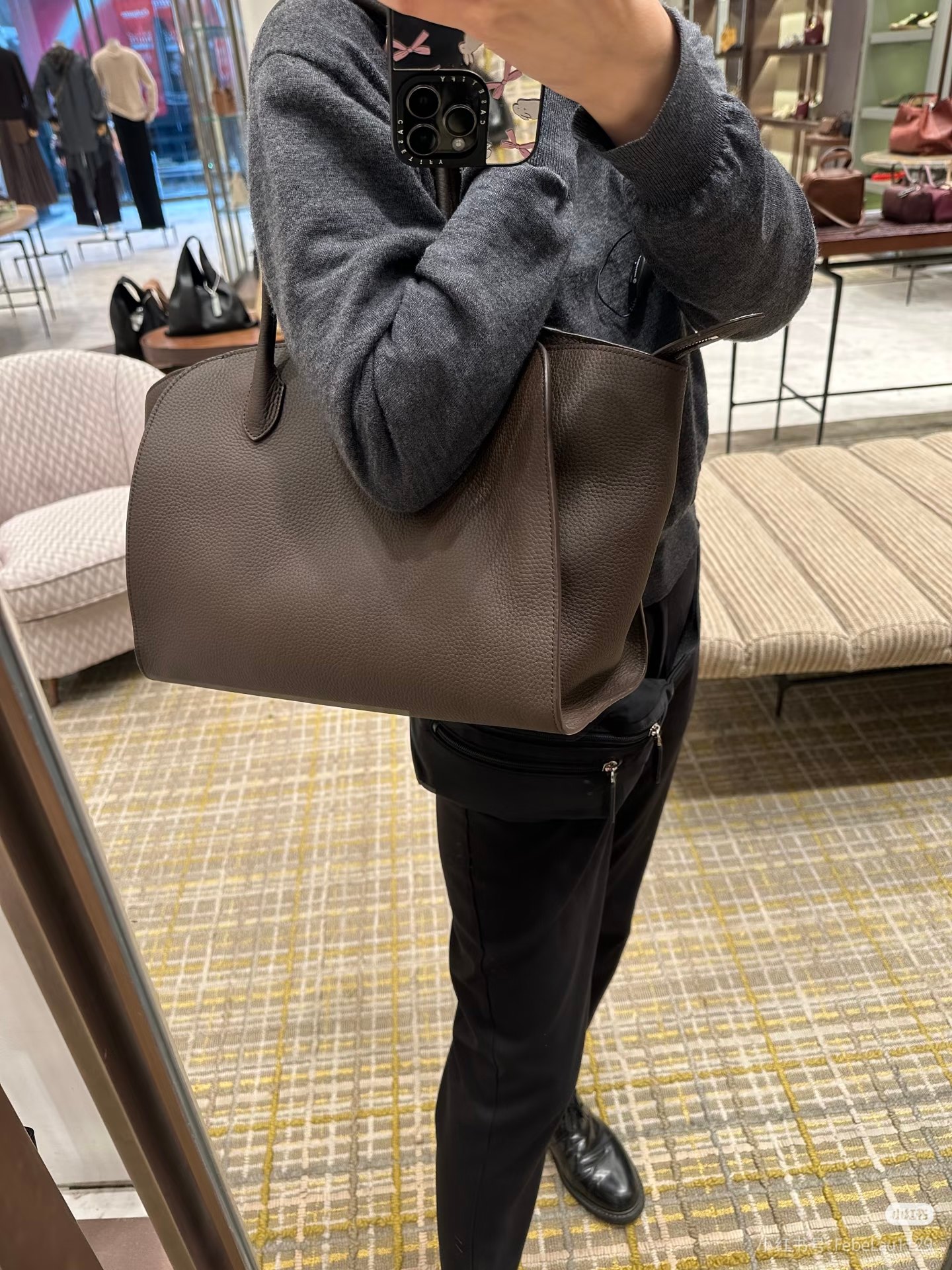 THE ROW Marlo 14🔥MASONI进口原厂皮，圆管状的手柄设计，手拎更加贴合舒适，充足容量，