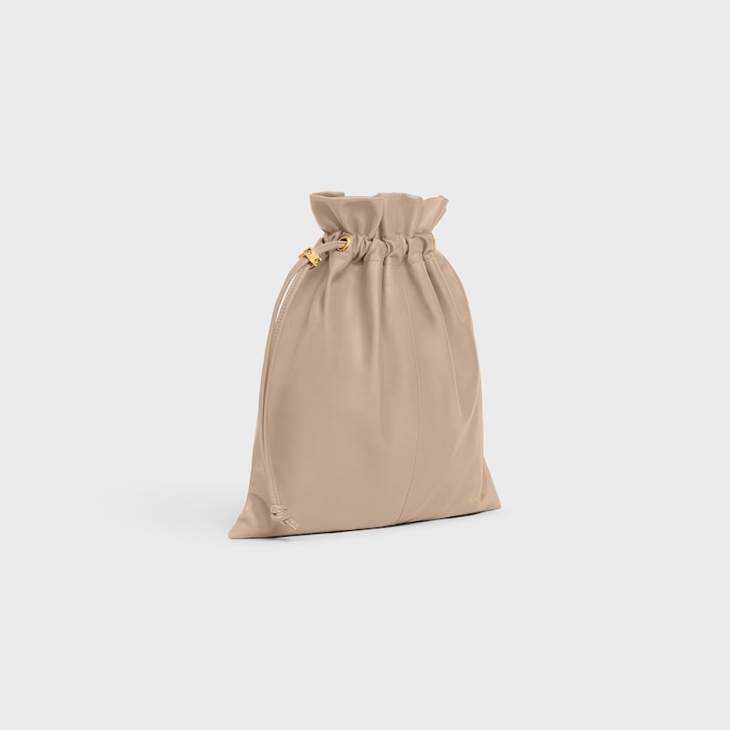 新款福袋，小号CRYSTAL POUCH手袋(29X32X0.5厘米)羊皮革织物，配TRIOMPHE印花