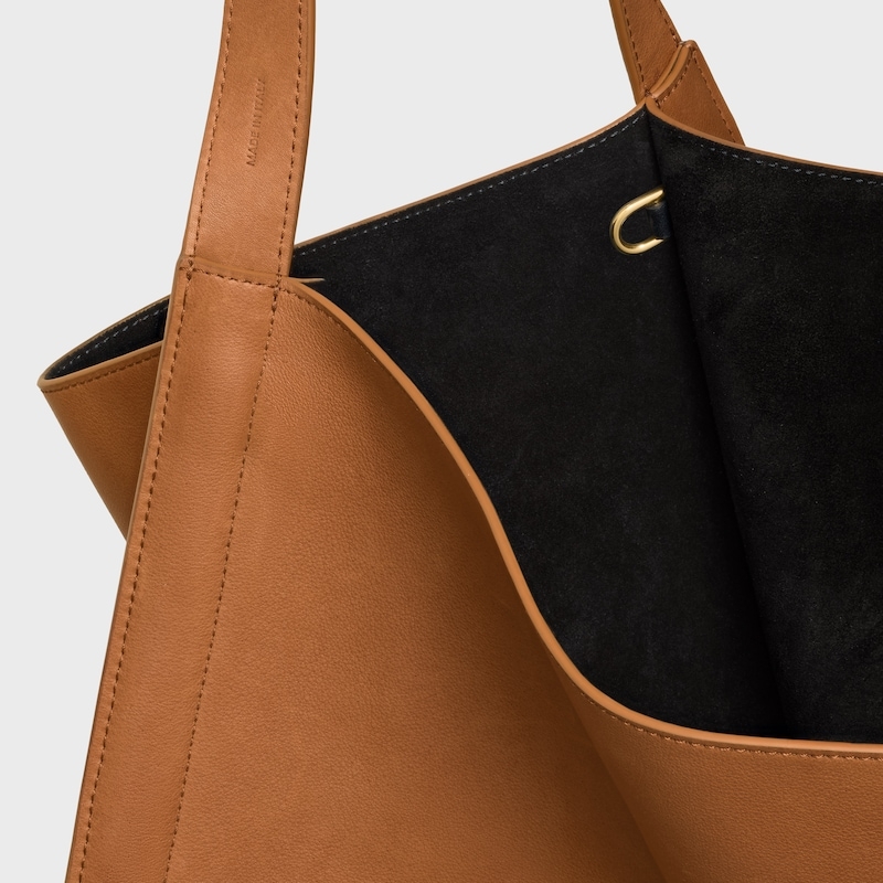 CUBE中号手袋(36X35.5X34厘米)牛皮革牛皮绒面革衬里金色饰面肩背1个主隔层1个内侧可拆卸拉链