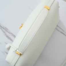 LP诺 悠 翩雅 Extra Bag L27 帆布/皮 宽开口加大容量斜挎包,包型设计更立体更有型,包身采用进口原厂小牛 LP诺 悠 翩雅 Extra Bag L27 帆布/皮 宽开口加大容量斜挎包,包型设计更立体更有型,包身采用进口原厂小牛