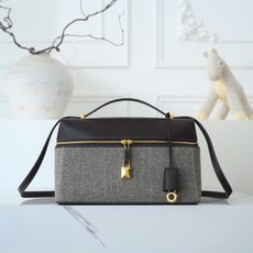 LP诺 悠 翩雅 Extra Bag L27 帆布/皮 宽开口加大容量斜挎包,包型设计更立体更有型,包身采用进口原厂小牛 LP诺 悠 翩雅 Extra Bag L27 帆布/皮 宽开口加大容量斜挎包,包型设计更立体更有型,包身采用进口原厂小牛