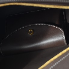 LP诺 悠 翩雅 Extra Bag L27 帆布/皮 宽开口加大容量斜挎包,包型设计更立体更有型,包身采用进口原厂小牛 LP诺 悠 翩雅 Extra Bag L27 帆布/皮 宽开口加大容量斜挎包,包型设计更立体更有型,包身采用进口原厂小牛