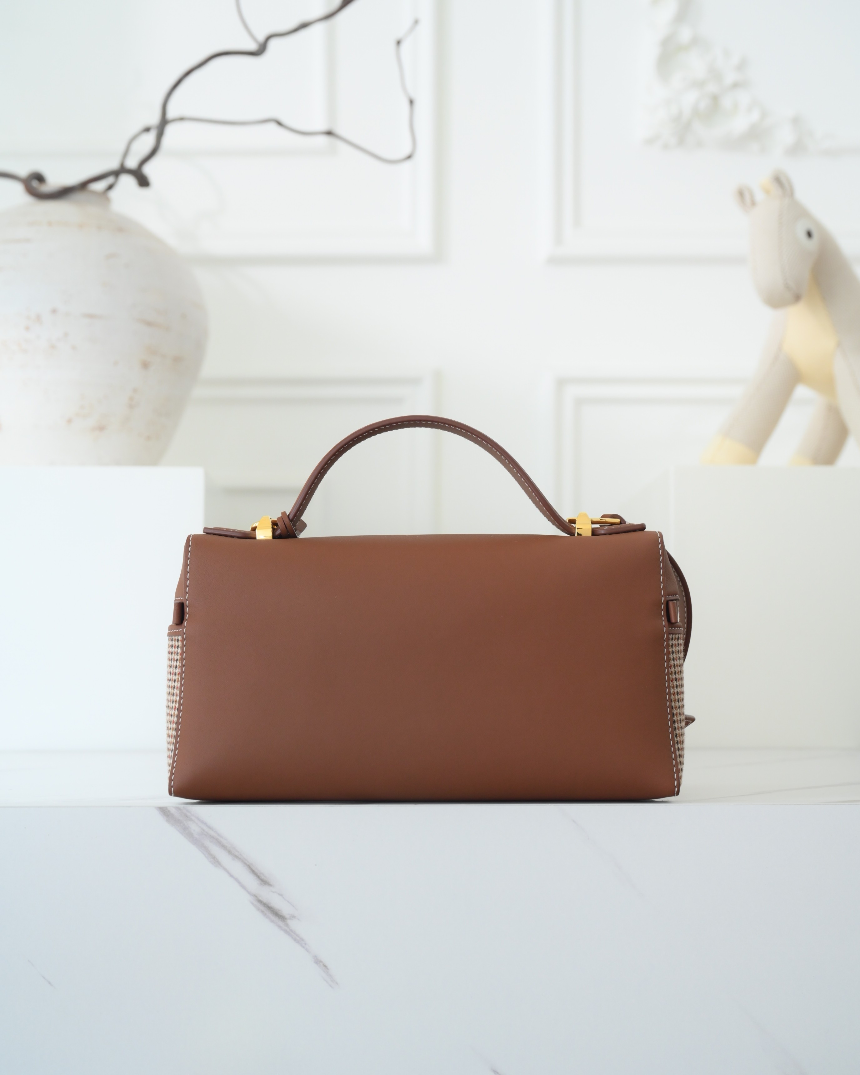 LP loro Piana L23  我觉得lP最好的尺寸出现了 在19和27之间的一个size，23cm！ 适合所有身