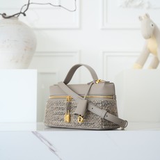 LP loro Piana L23 我觉得lP最好的尺寸出现了 在19和27之间的一个size,23cm! 适合所有身 LP loro Piana L23 我觉得lP最好的尺寸出现了 在19和27之间的一个size,23cm! 适合所有身