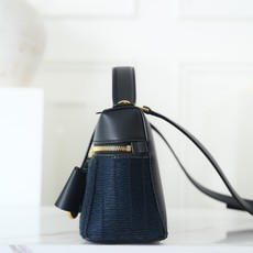 LP loro Piana L23 我觉得lP最好的尺寸出现了 在19和27之间的一个size,23cm! 适合所有身 LP loro Piana L23 我觉得lP最好的尺寸出现了 在19和27之间的一个size,23cm! 适合所有身