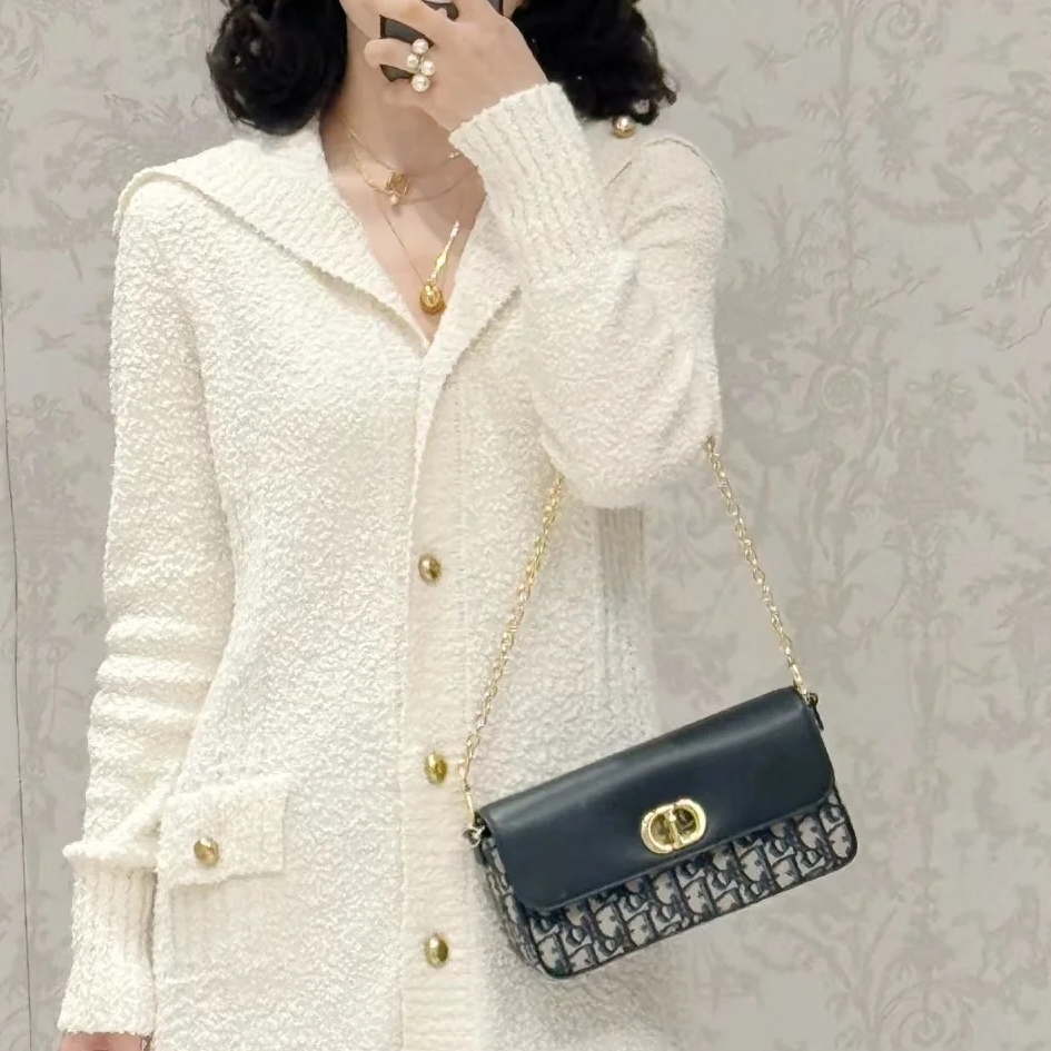 Dior A set of beautiful pictures of the upper body