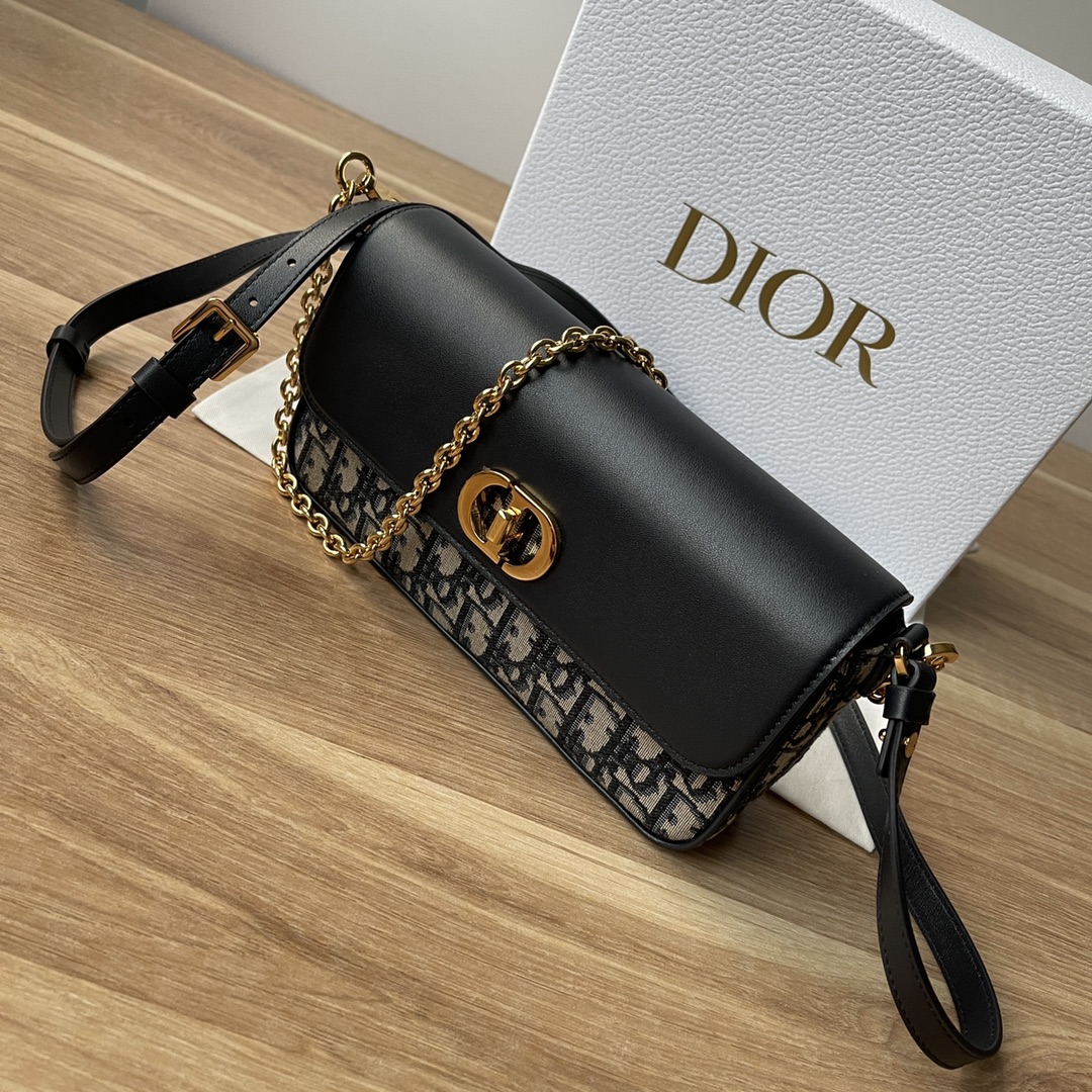 Dior CD new style.