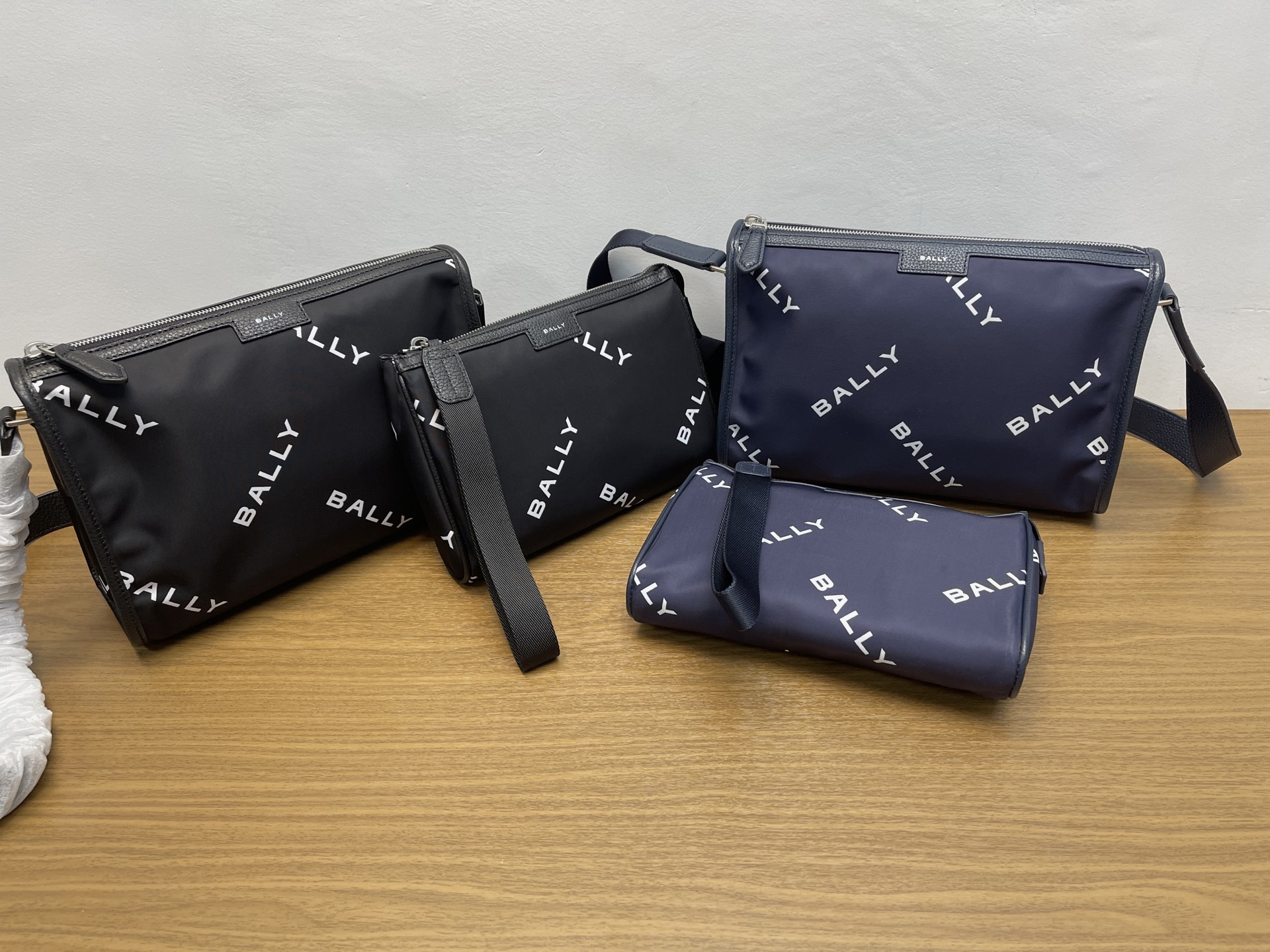 Bally New! !