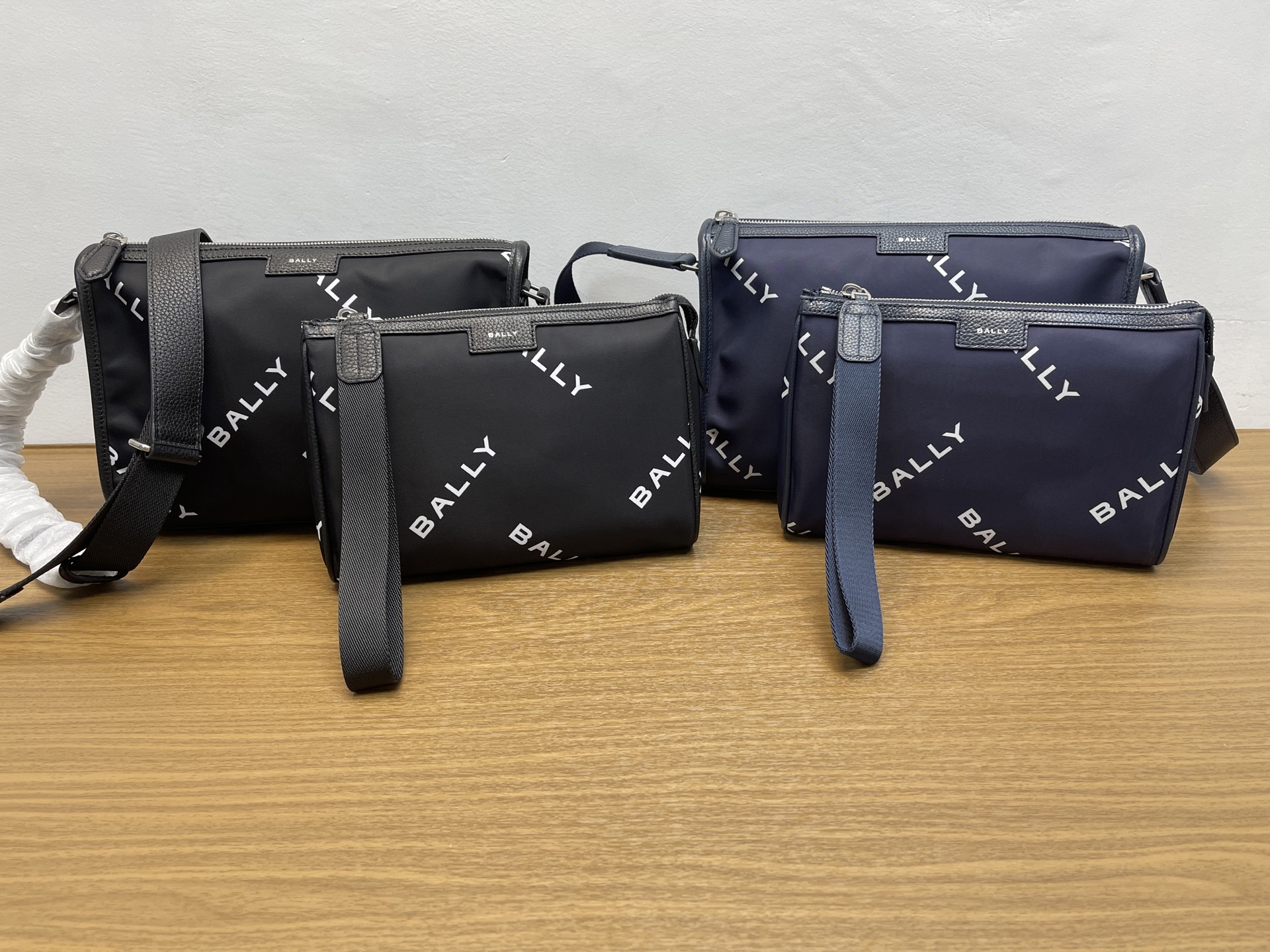 Bally New! !
