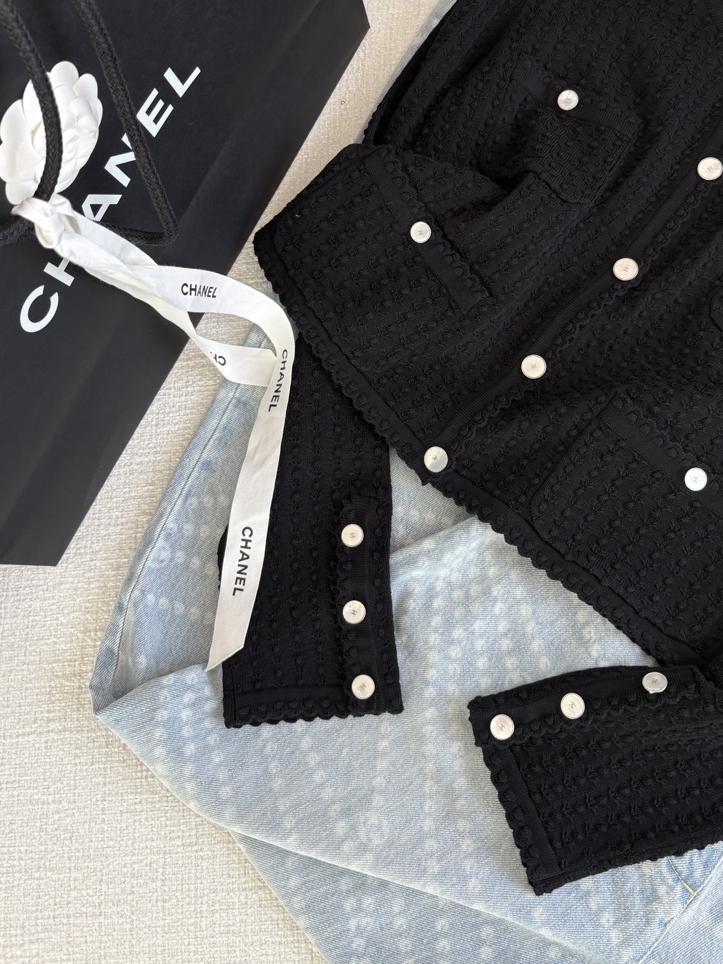 Sophisticated P1127 Female Suit with Hidden Money and White Tweeds Review - 图片 4