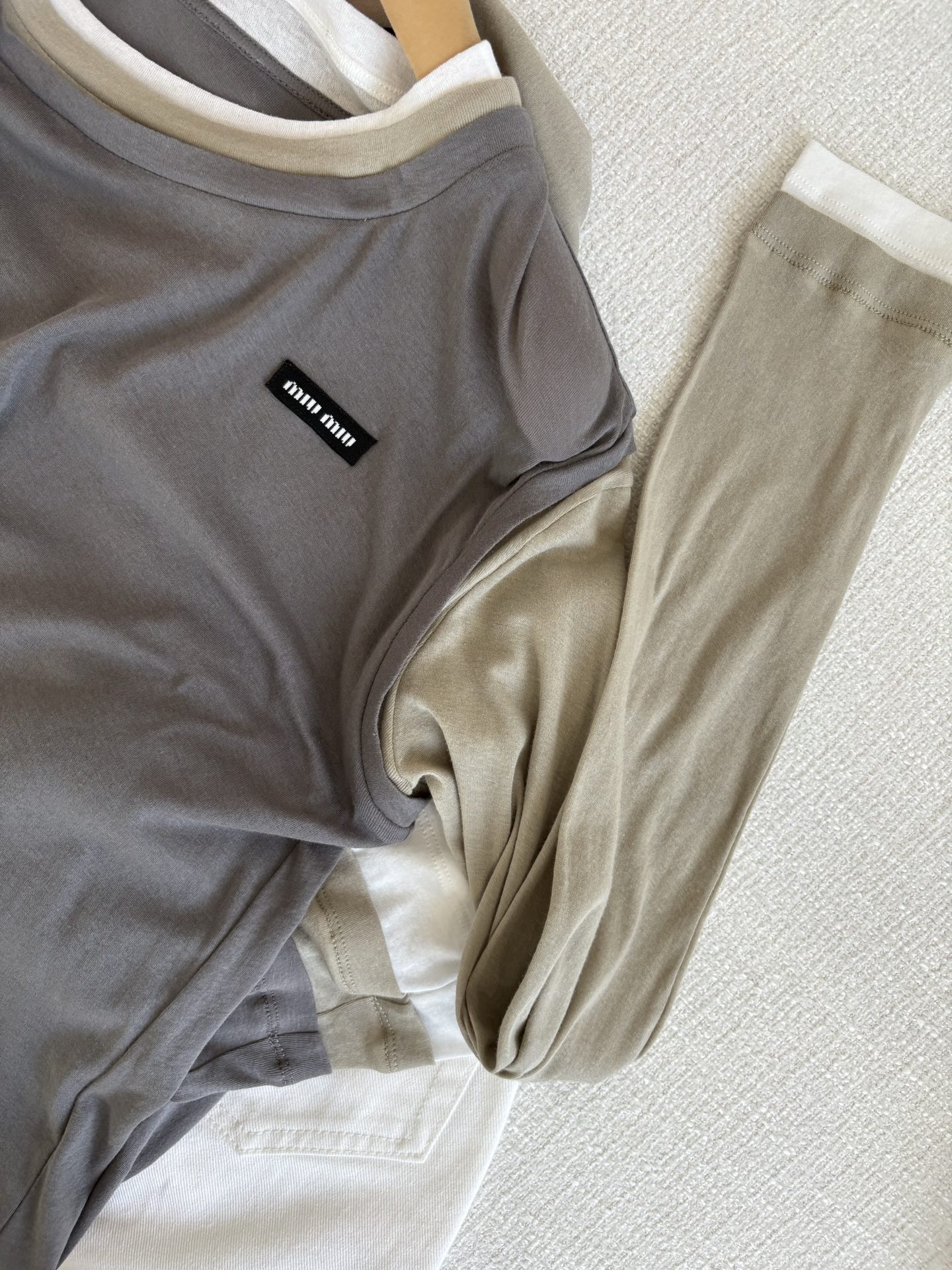 “Super Thin Colorable Fakes: Stylish One-Size-Fits-All Fabric with Cozy Feel” - 图片 3