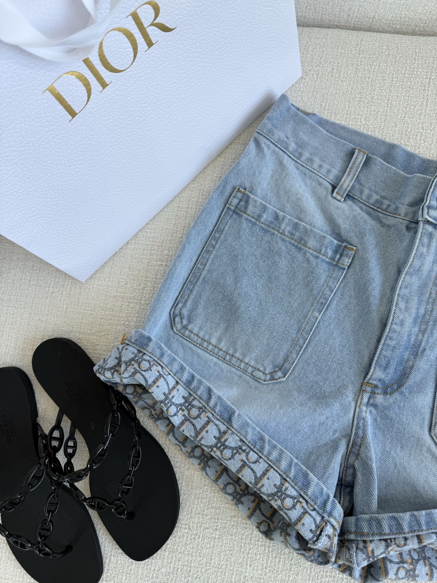 Stylish P588 Female Suit with Jeans Pockets and Floral Details for a Unique Look - 图片 3