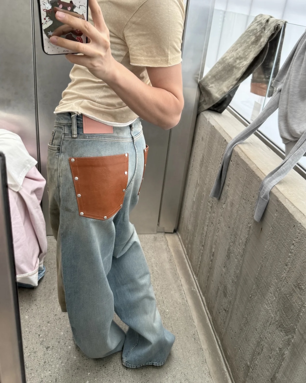 The more special the jeans I like. Especially the leather pocket. I love it so much. - 图片 2