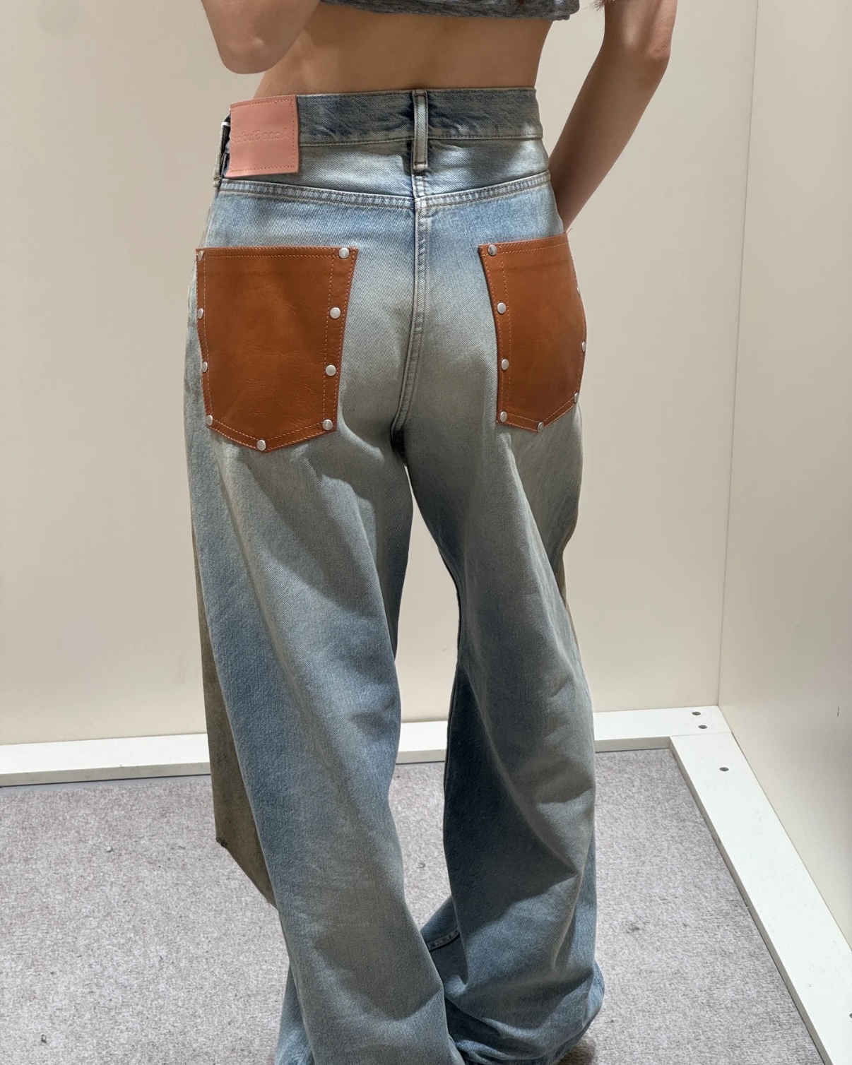 The more special the jeans I like. Especially the leather pocket. I love it so much. - 图片 4