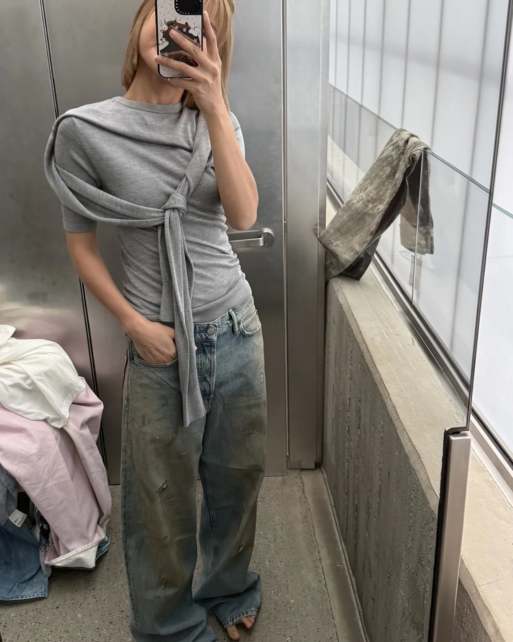 The more special the jeans I like. Especially the leather pocket. I love it so much.