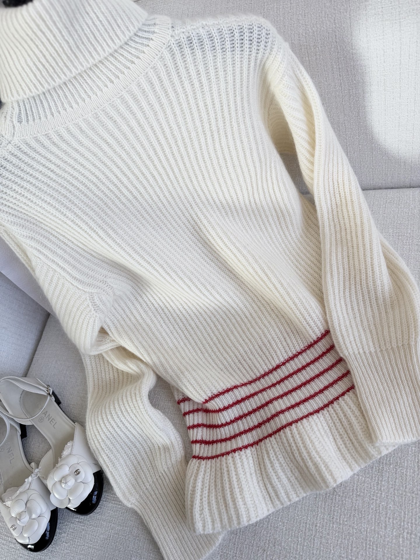 Elegant Cream White Turtleneck Sweater with Ruffle Hem and Red Stripe 7 i1763032599604 1517 0 1