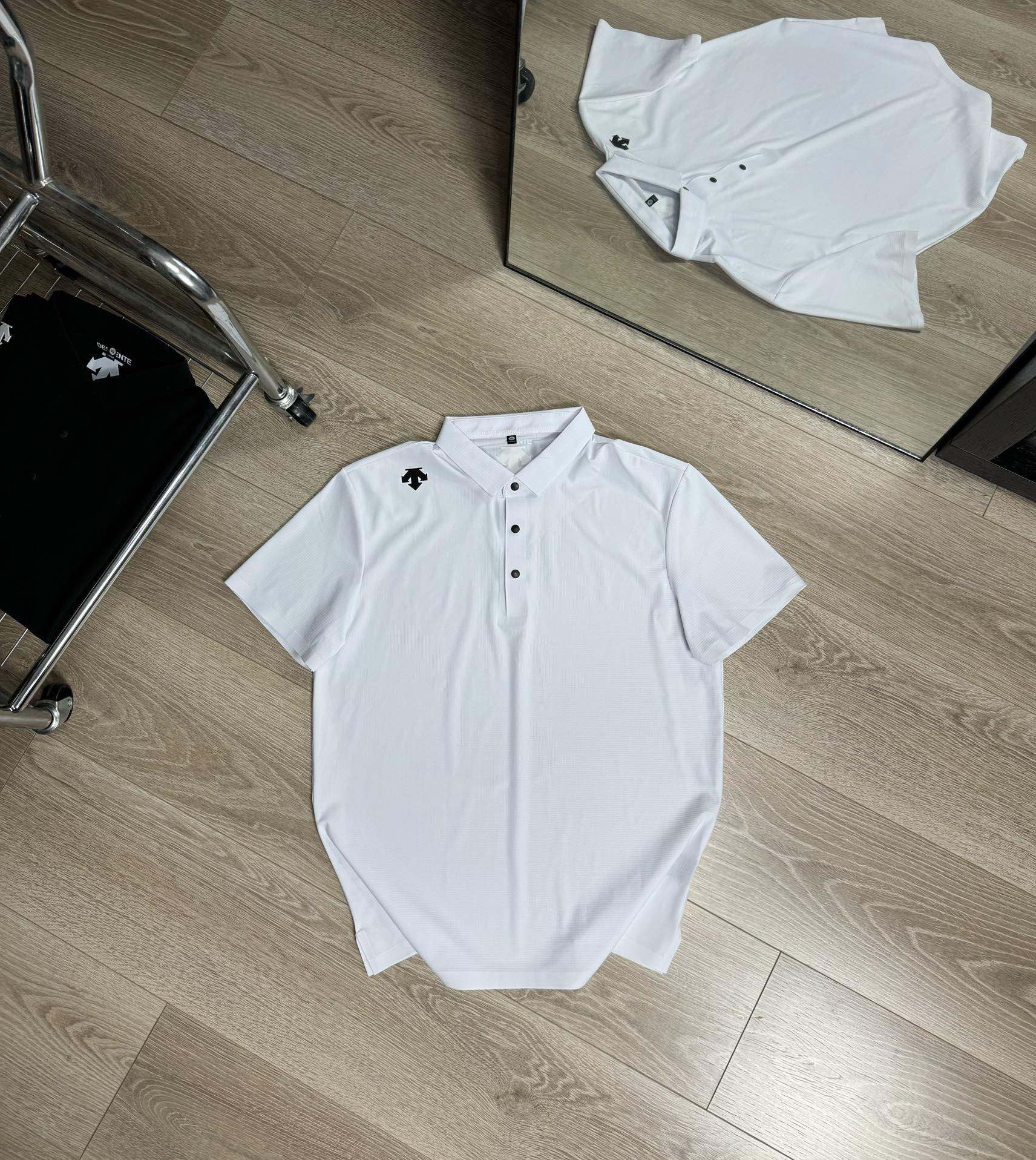 Descente Kleidung Polo T-Shirt AAAA -Qualitätsreplik
 Frühling/Sommer Kollektion Kurzarm