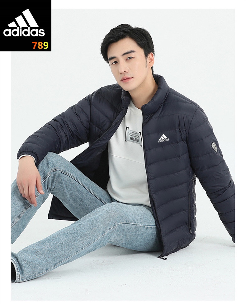 【羽绒服】系列
P300💰
Adidas阿迪达斯
 白鸭绒🔥 保暖抗寒 高品质 真标防伪扫描 做工精细 即转即卖 😊 休闲运动必备款 市场独家实拍