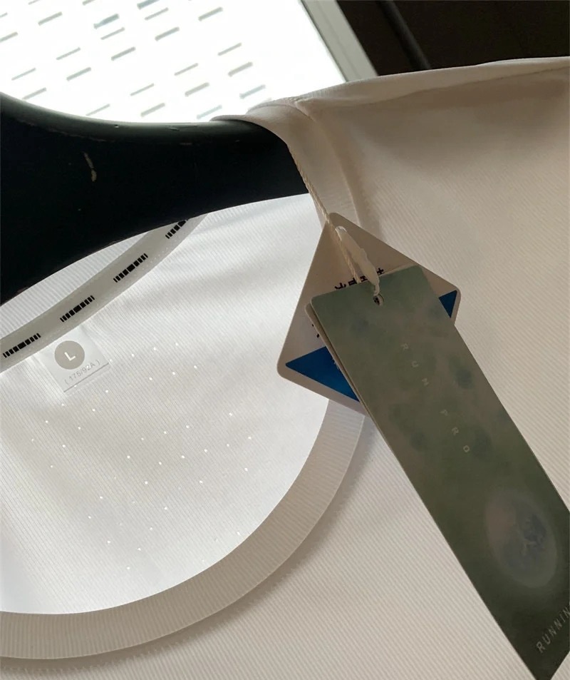 迪桑特夏款上新 无缝冰丝短袖