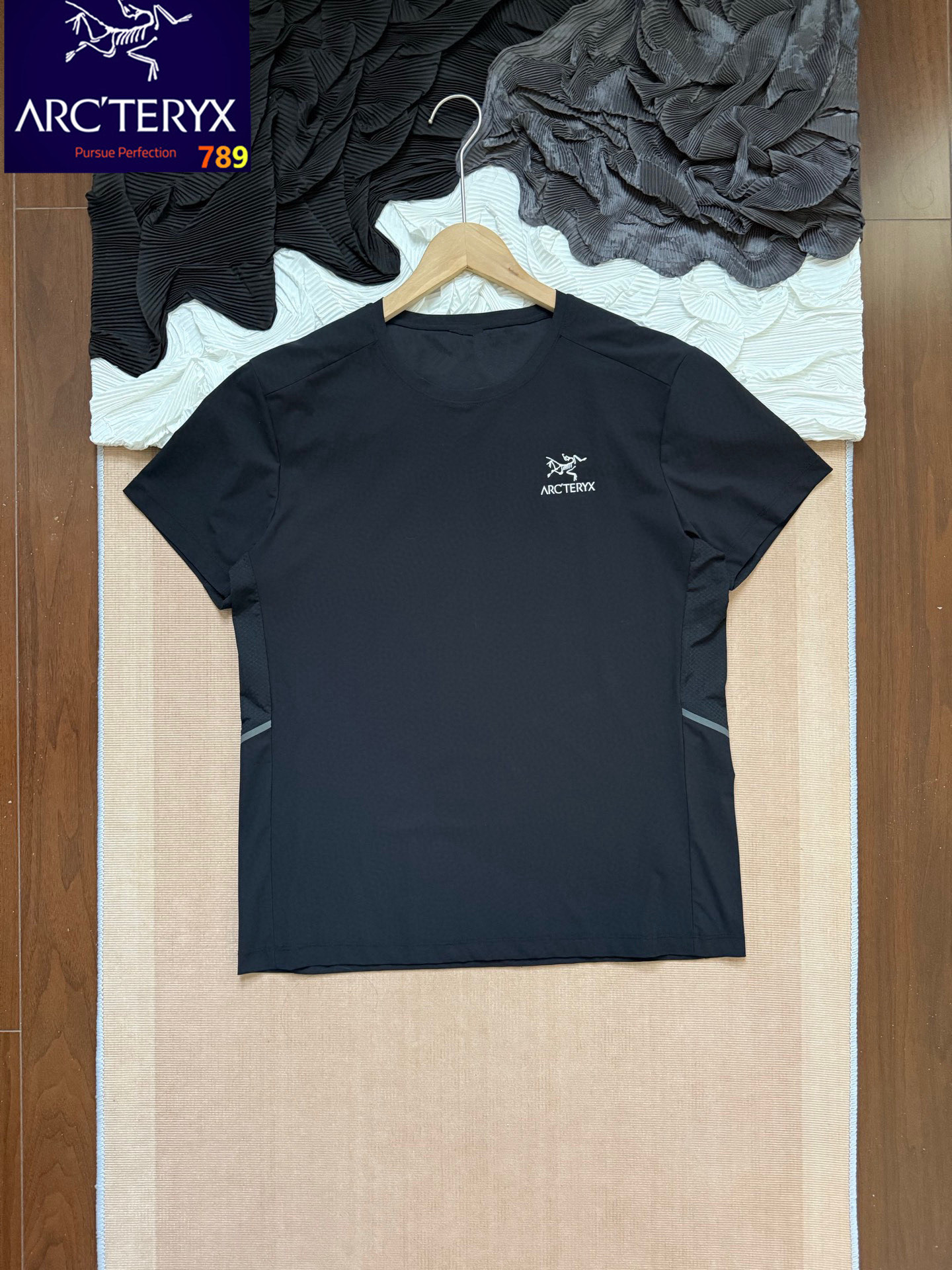 ARC'TERYX 始祖鸟 基础立体logo 圆领运动户外速干短袖T恤