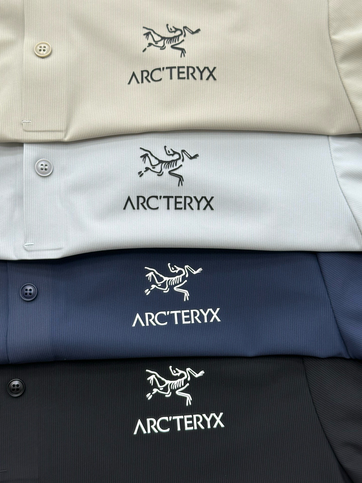 - Arcteryx始祖鸟 夏季新款四色男士胸口logo图案印花商务休闲凉感冰丝简约时尚翻领Polo衫短袖