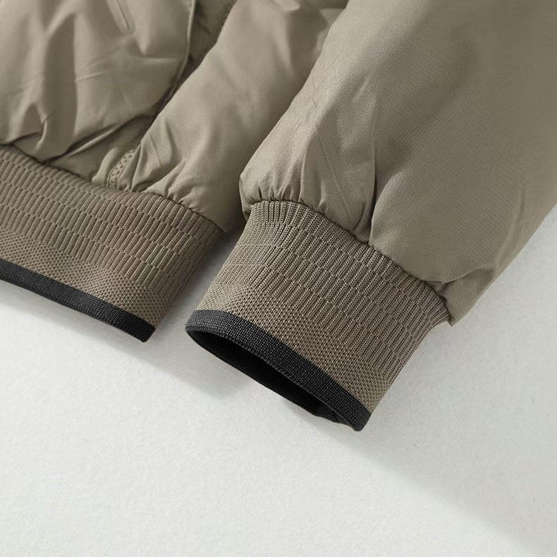 P170💰
NIKE耐克休闲棒球领开衫羽绒服夹克外套
冲冲冲。这是一款经典时尚休闲羽绒服,全压胶羽绒服。外套 走着简约大气时尚风格,适合所有年龄段,上身有型显瘦,面料品质也是超级的好 !
颜色:黑色 蓝灰 卡其
面料防风透气聚科技为一体,是现代科技面料最高产品,只有全球几家大牌才拥有这项技术,原单工厂货,国内出口的货!插手口袋 做工精致细腻,下摆袖口都是定制条纹间色螺纹!!!!衣服整体更加突出时尚个性简单大气,山东高端代工厂出货!
所有的面料配件都是外贸公司客供!