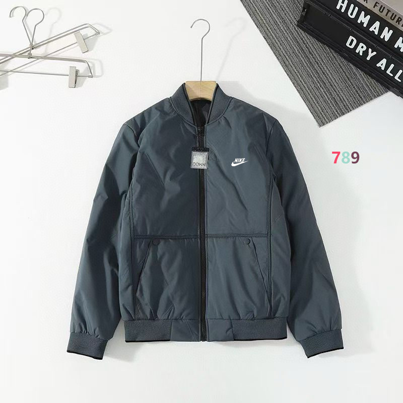 P170💰
NIKE耐克休闲棒球领开衫羽绒服夹克外套
冲冲冲。这是一款经典时尚休闲羽绒服,全压胶羽绒服。外套 走着简约大气时尚风格,适合所有年龄段,上身有型显瘦,面料品质也是超级的好 !
颜色:黑色 蓝灰 卡其
面料防风透气聚科技为一体,是现代科技面料最高产品,只有全球几家大牌才拥有这项技术,原单工厂货,国内出口的货!插手口袋 做工精致细腻,下摆袖口都是定制条纹间色螺纹!!!!衣服整体更加突出时尚个性简单大气,山东高端代工厂出货!
所有的面料配件都是外贸公司客供!