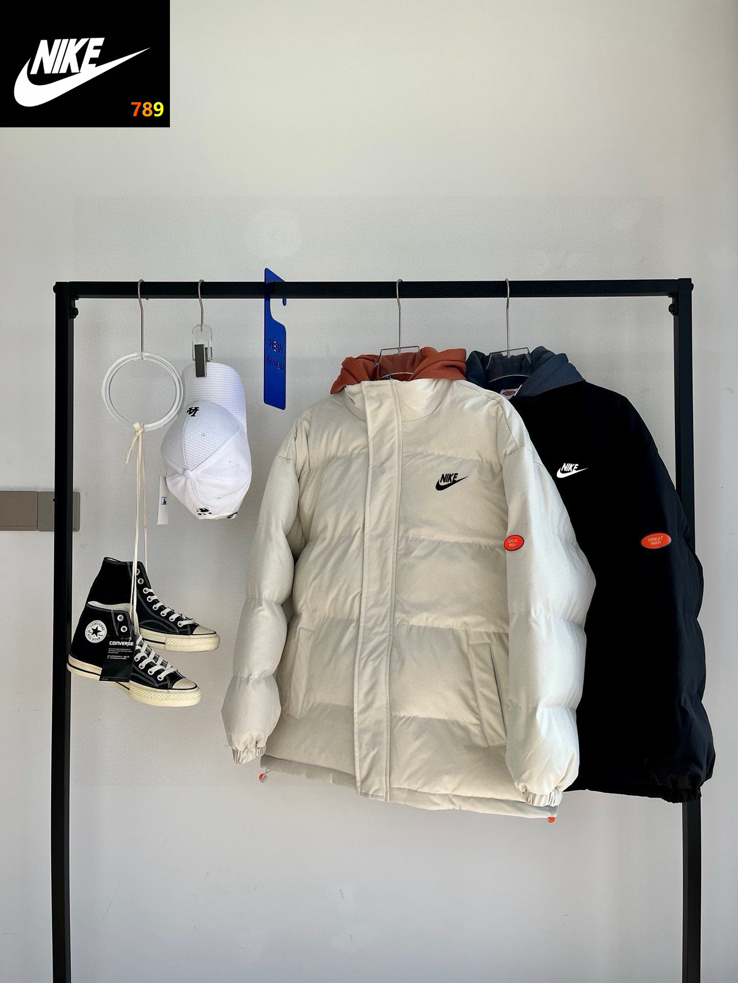 P170💰
【NIKE耐克连帽假两件棉服】
🍩迪克斯Dickies连帽假两件加厚棉服棉衣面包服,经典大方百搭,版型宽松,超级耐看超级厚实的炸街棉服,抗风保暖又好看,两色都超级好看,假两件设计,随意搭配,男女轻松驾驭,墙裂推荐,冲冲冲!
颜色:米白 黑色