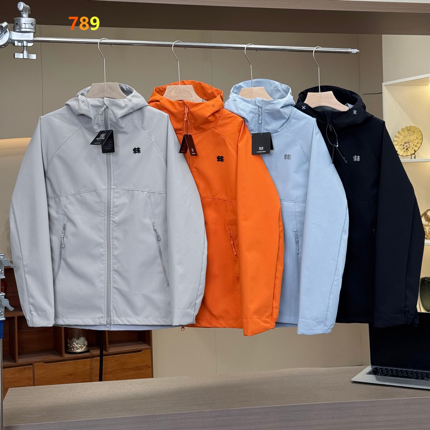【06412】Kolon Sport Hooded Shell Jacket
