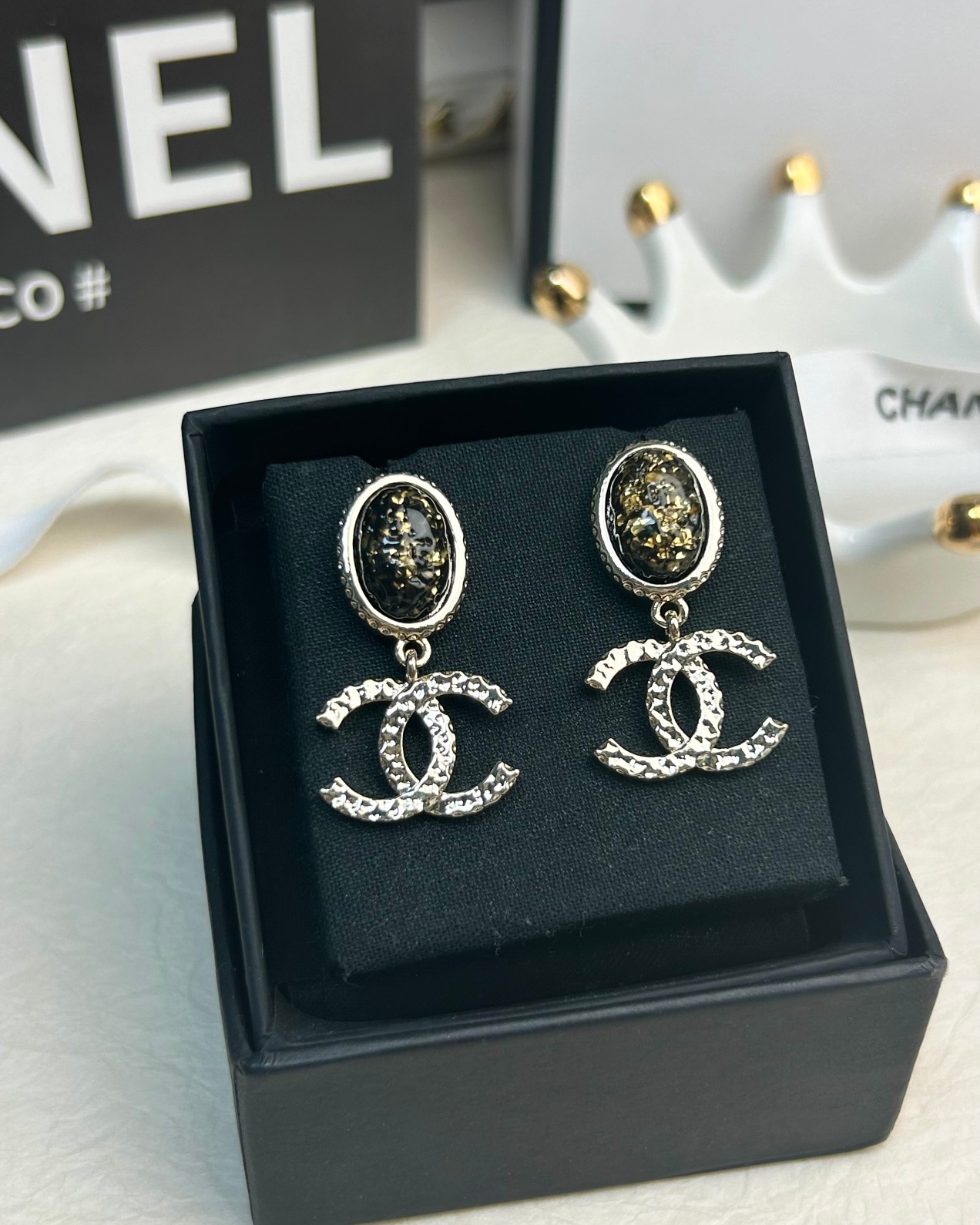 NO:101528,Xiaoxiang new style black oval lava double c earrings, Chanel stud earrings, chanel, earrings19860909小香新款 黑色椭圆熔岩 双c耳环,香奈儿耳钉,chanel,earrings,Jewelry