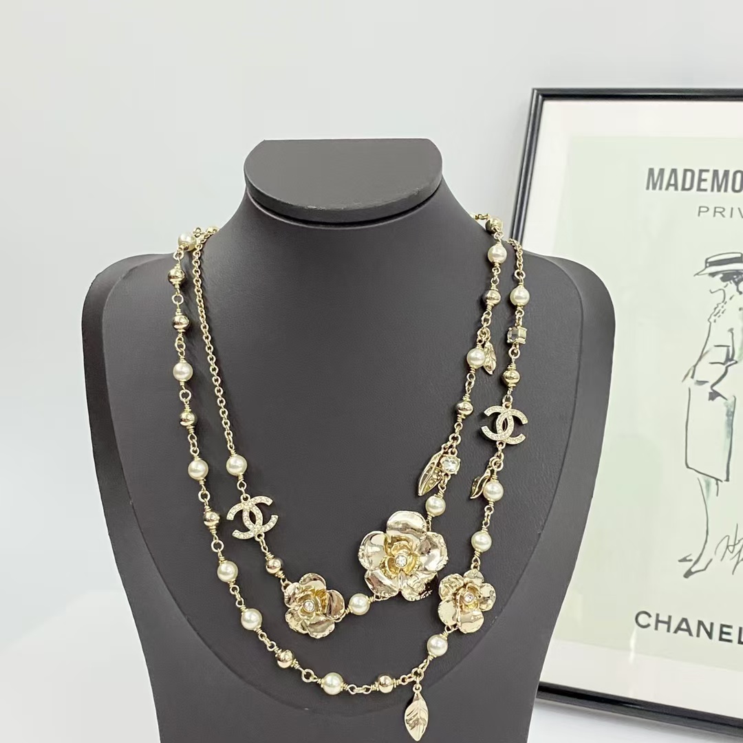 NO:102034,Xiaoxiang new camellia vintage light gold letters pearl necklace sweater chain, Chanel necklace, chanel, sweaters, necklace19860909小香新款山茶花复古浅金色字母珍珠项链毛衣链,香奈儿项链,chanel,sweaters,necklace,Jewelry