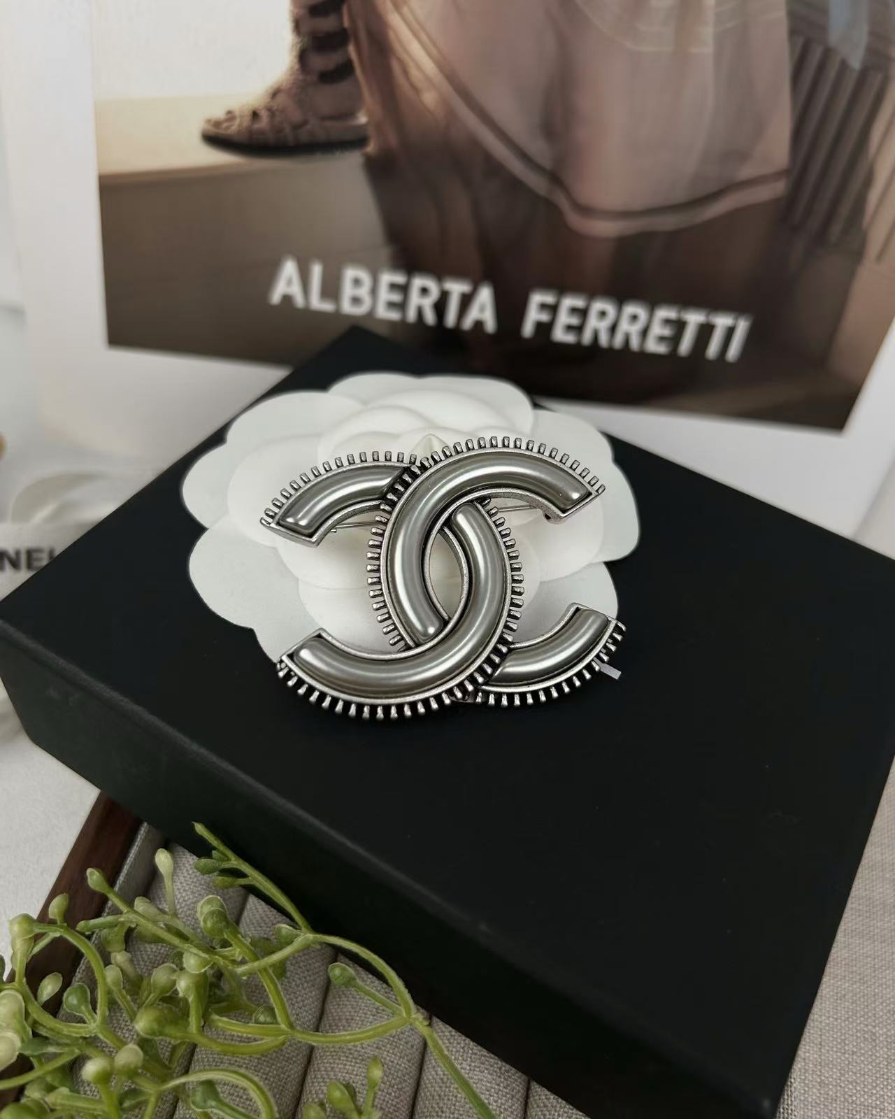 Chanel luxury earrings 8