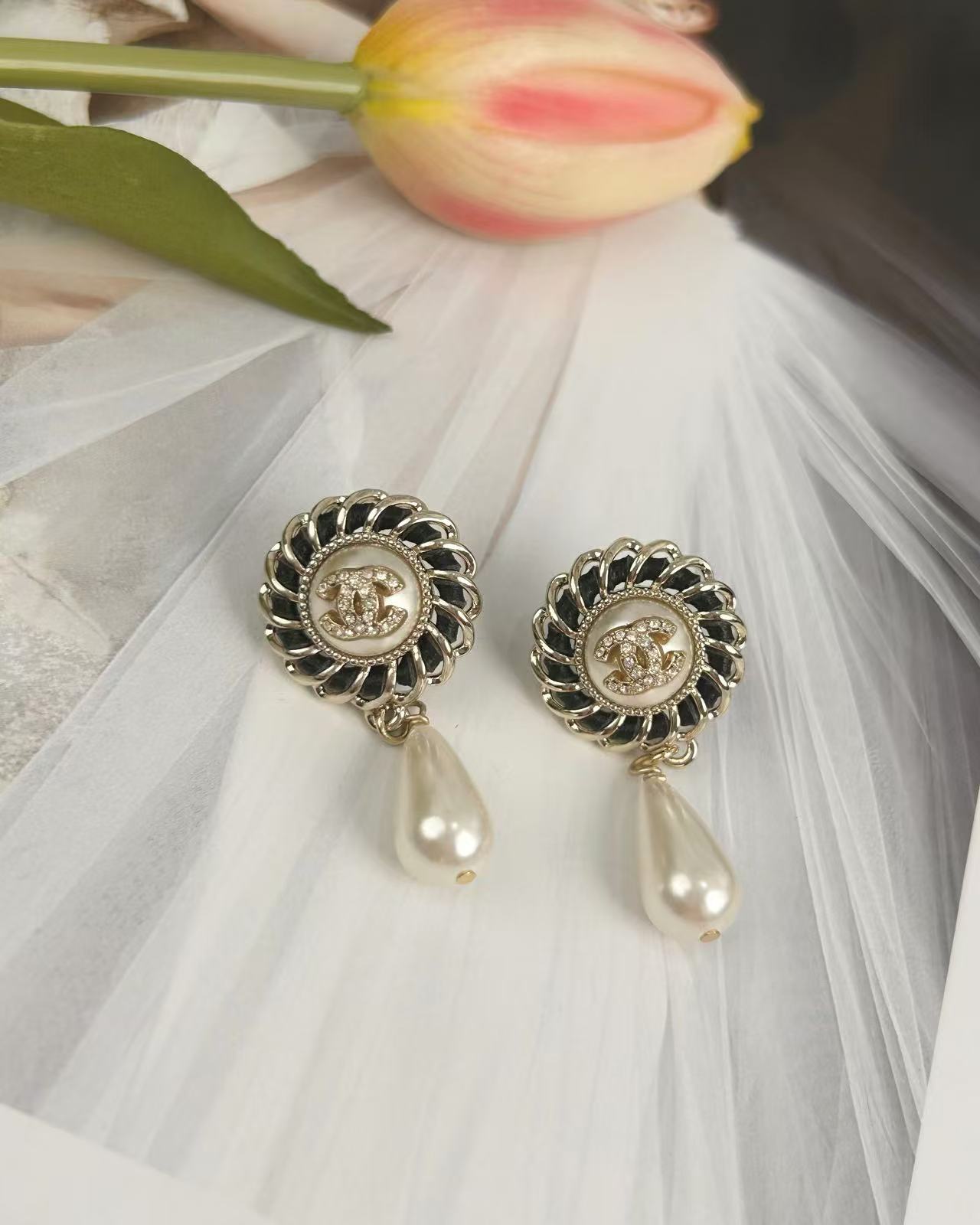 Chanel luxury earrings 7