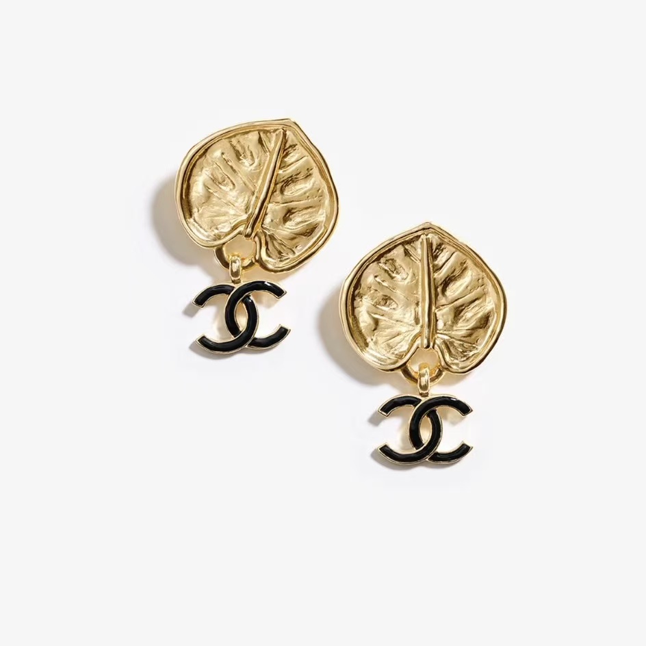 NO:361349,Xiaoxiang new style black and gold banana fan leaf earrings, Chanel necklace, chanel, necklace19860909小香新款 黑金色 芭蕉扇 树叶耳钉,香奈儿项链,chanel,necklace,Jewelry