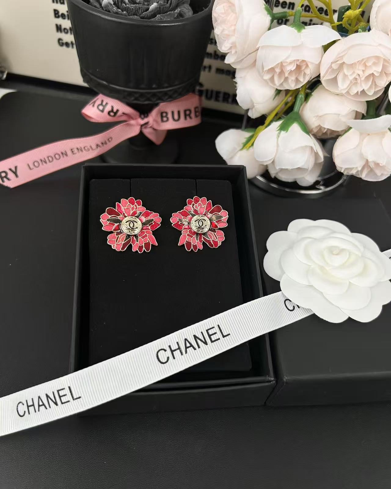 NO:541686,Xiaoxiang new style 25a red handmade flower shape high-end earrings 3cm diameter, Chanel earrings, chanel19860909小香新款 25a 红色手工花朵造型高级感耳钉 直径3cm,香奈儿耳钉,chanel,Jewelry