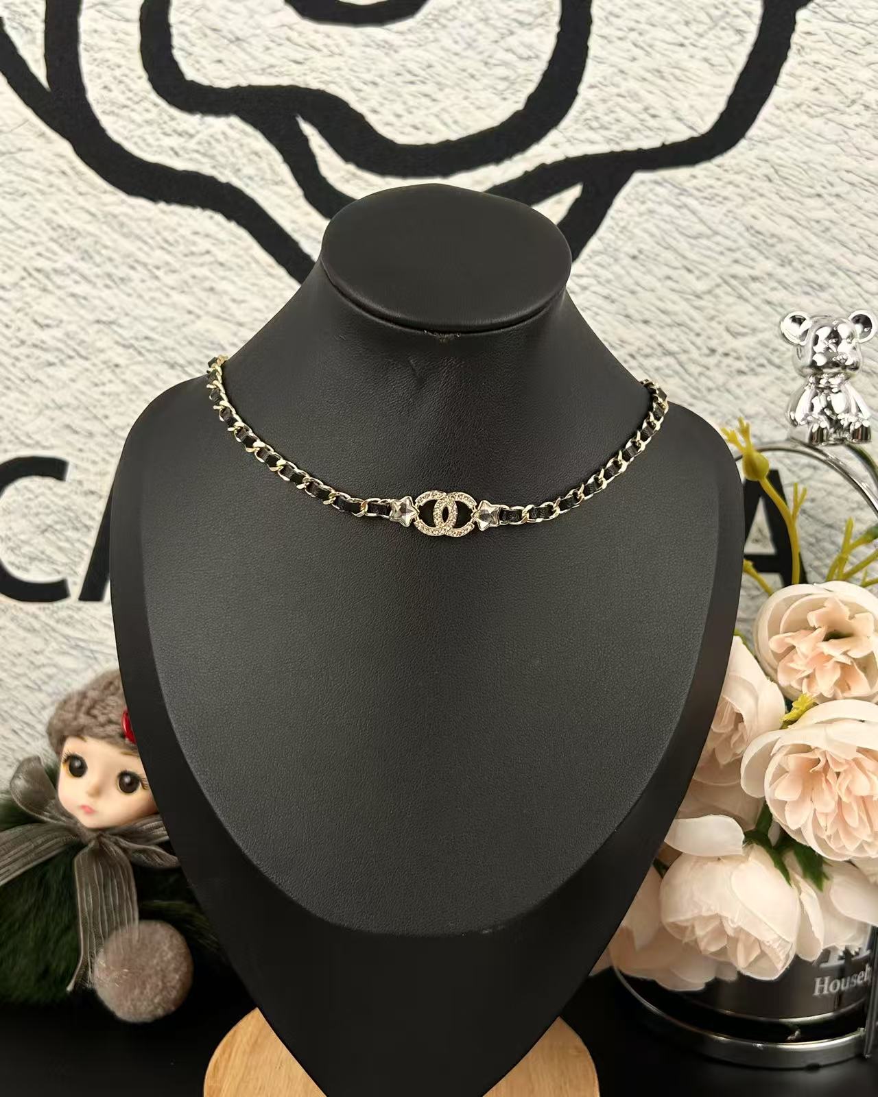 NO:361262,Xiaoxiang new style 25b light gold leather double C rhinestones Star necklace 34cm long, no extension chain Extended chain 12cm, Chanel necklace, chanel, necklace19860909小香新款 25b 浅金穿皮双c水钻 星星 颈链项链 长34cm,不包含延长链 延长链12cm,香奈儿项链,chanel,necklace,Jewelry