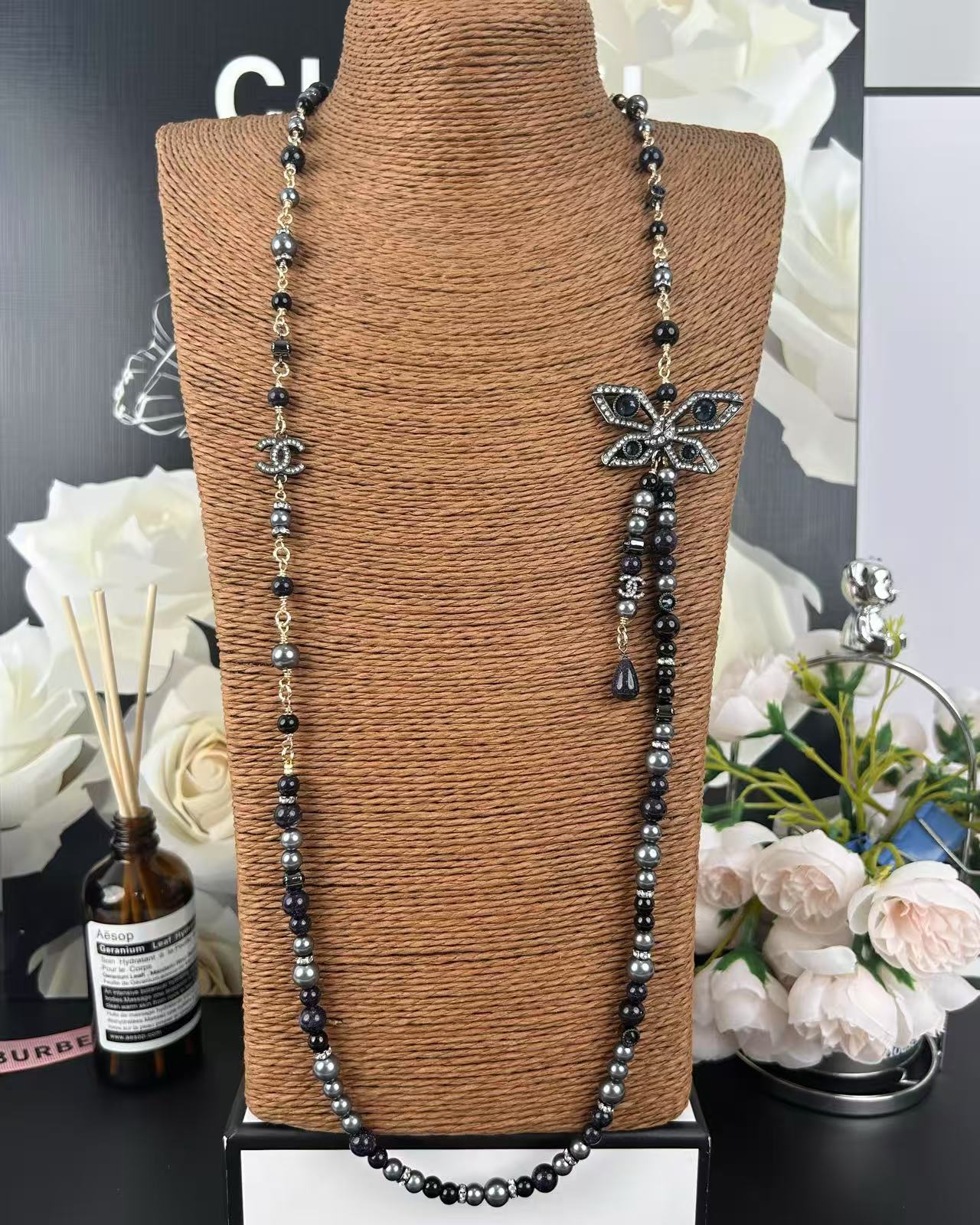 NO:881651,Xiaoxiang's new gun black bow rhinestone necklace sweater chain, Chanel necklace, chanel, sweaters, necklace19860909小香新款 枪黑色蝴蝶结水钻项链毛衣链,香奈儿项链,chanel,sweaters,necklace,Jewelry