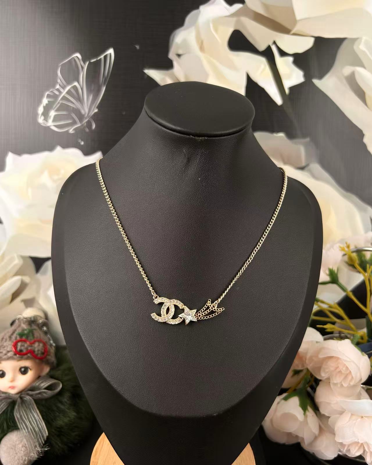 NO:361328,Xiaoxiang new style 25b meteor double c rhinestone star chain pendant necklace, Chanel necklace, chanel, necklace19860909小香新款 25b流星双c水钻星星链条吊坠项链,香奈儿项链,chanel,necklace,Jewelry