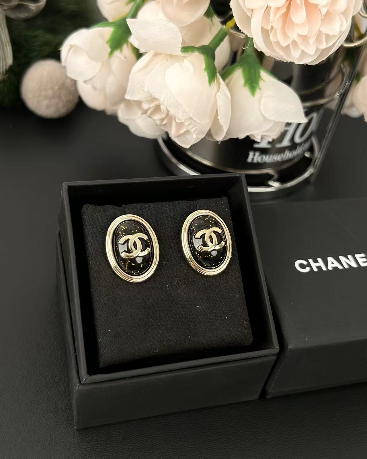 NO:574241,Xiaoxiang's new 25a light gold oval black fine glitter double c earrings, Chanel earrings, chanel19860909小香新款 25a 浅金色椭圆 黑色细闪 双c耳钉,香奈儿耳钉,chanel,Jewelry