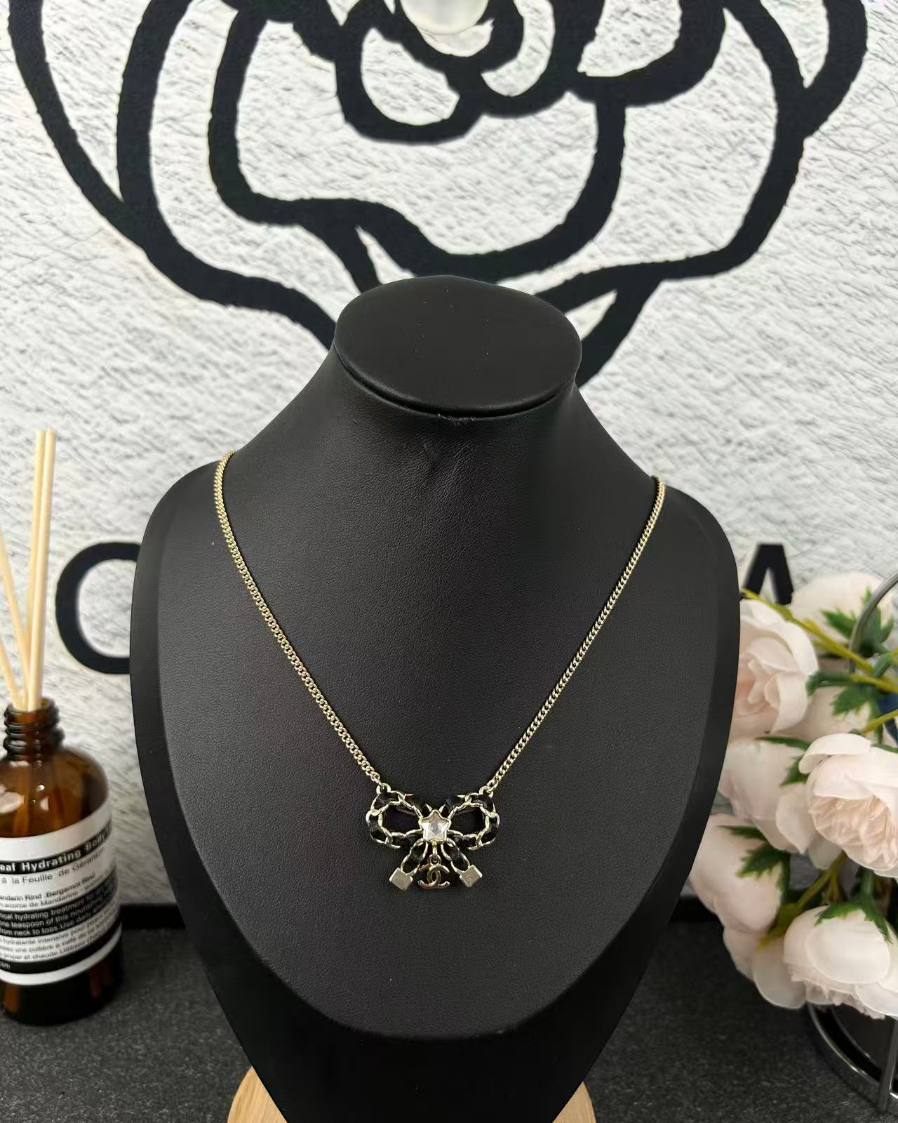 NO:361669,Xiaoxiang new style, leather bow, five-pointed star double c pendant necklace, Chanel necklace, chanel, necklace19860909小香新款 穿皮蝴蝶结 五角星双c吊坠项链,香奈儿项链,chanel,necklace,Jewelry