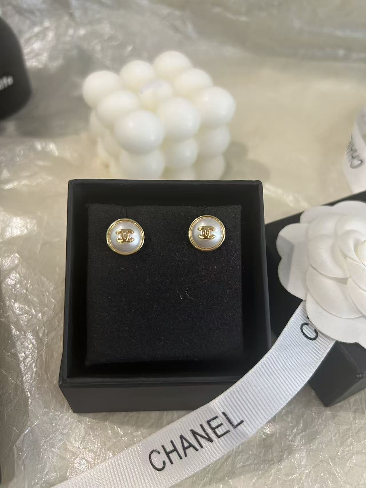 Chanel 26A CC Pearl Button Stud Earrings earrings gold-tone metal white pearl 1cm diameter
